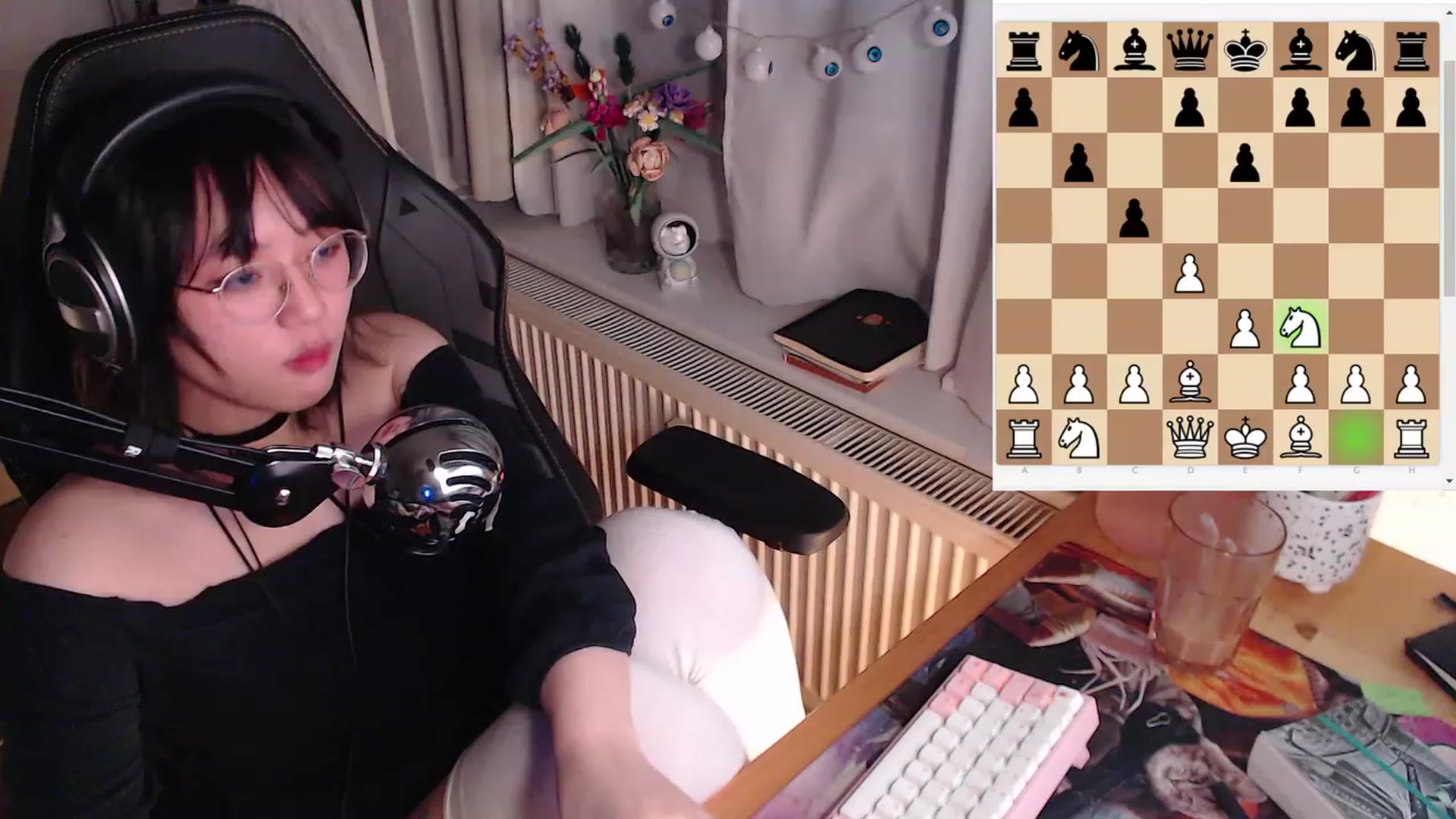 Gallery image thumbnail from Kuromin's myfreecams stream on, 10/22/2023, 21:21 image 11 of 20