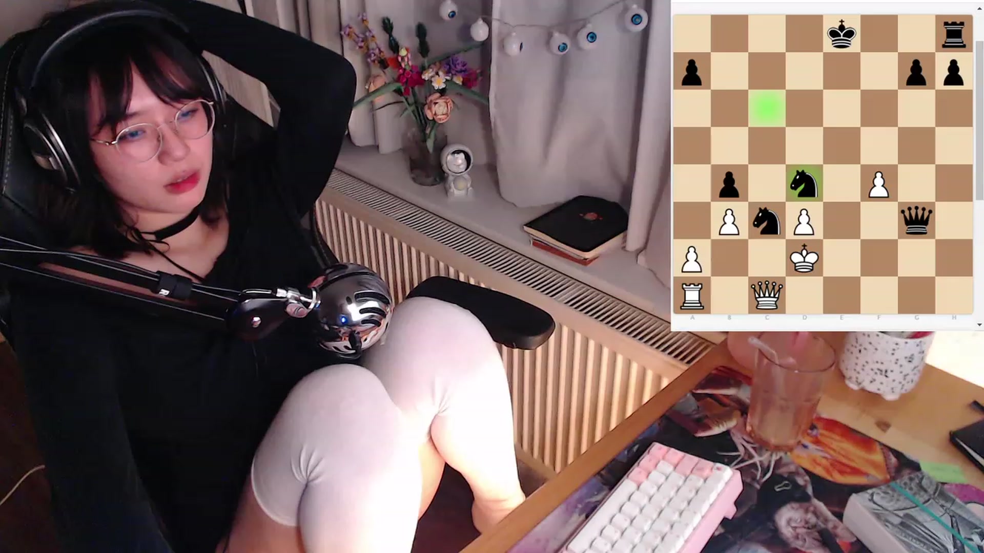 Gallery image thumbnail from Kuromin's myfreecams stream on, 10/22/2023, 21:21 image 16 of 20