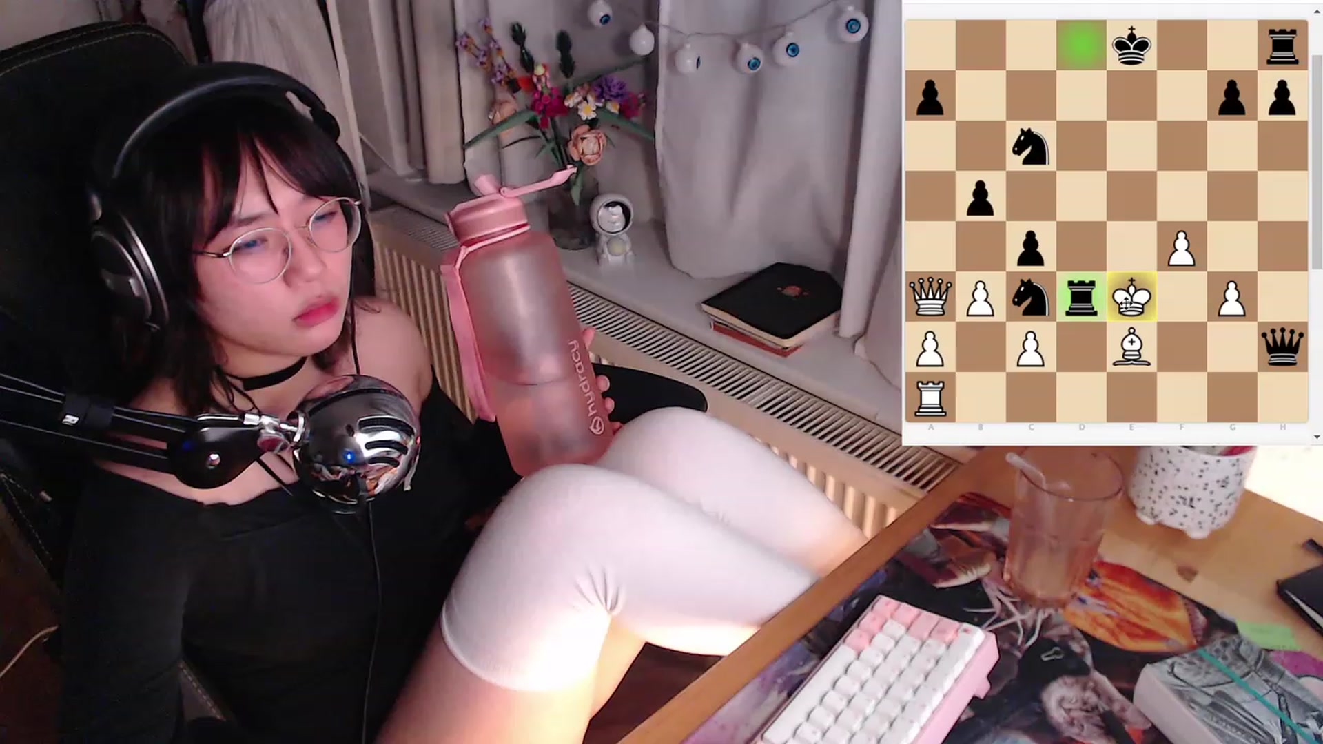 Gallery image thumbnail from Kuromin's myfreecams stream on, 10/22/2023, 21:21 image 15 of 20