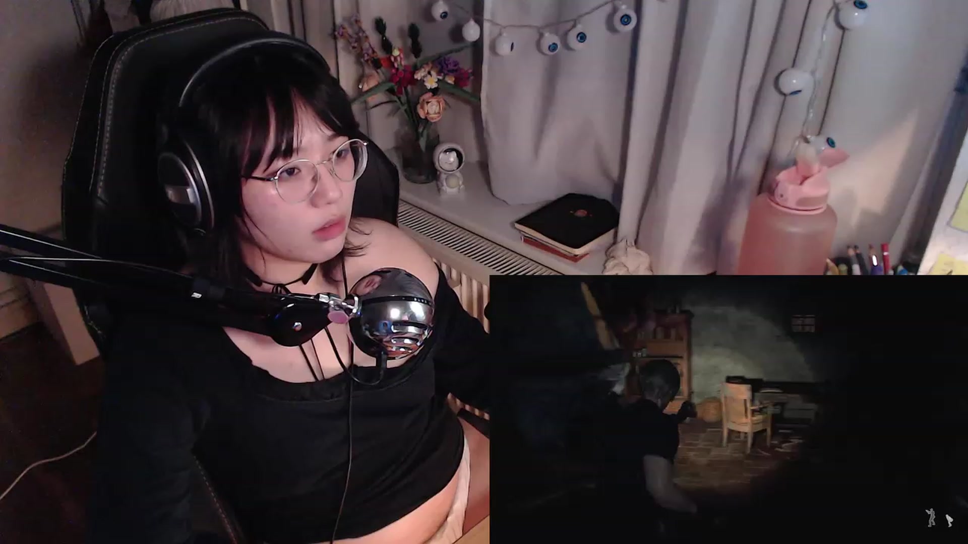 Gallery image thumbnail from Kuromin's myfreecams stream on, 10/23/2023, 03:39 image 1 of 20