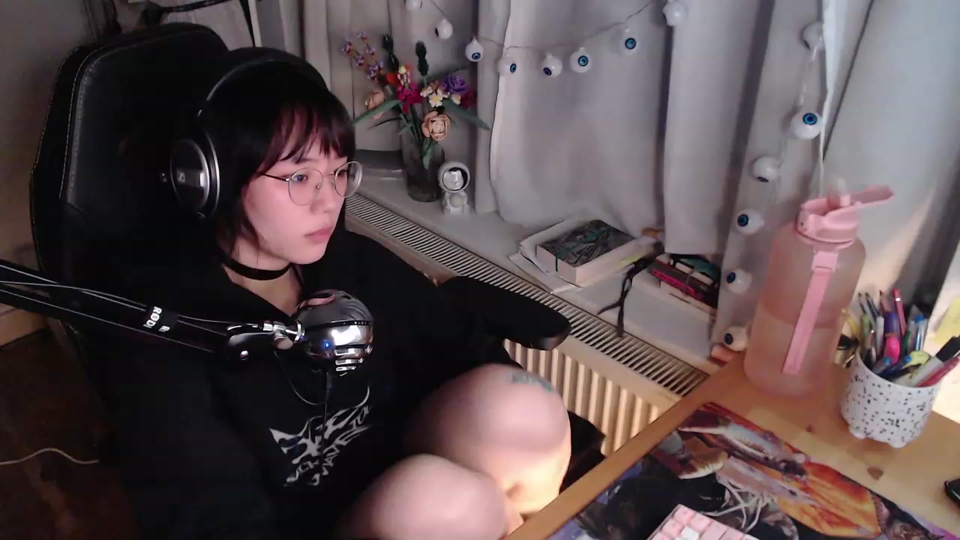 Gallery image thumbnail from Kuromin's myfreecams stream on, 10/24/2023, 19:12 image 8 of 20