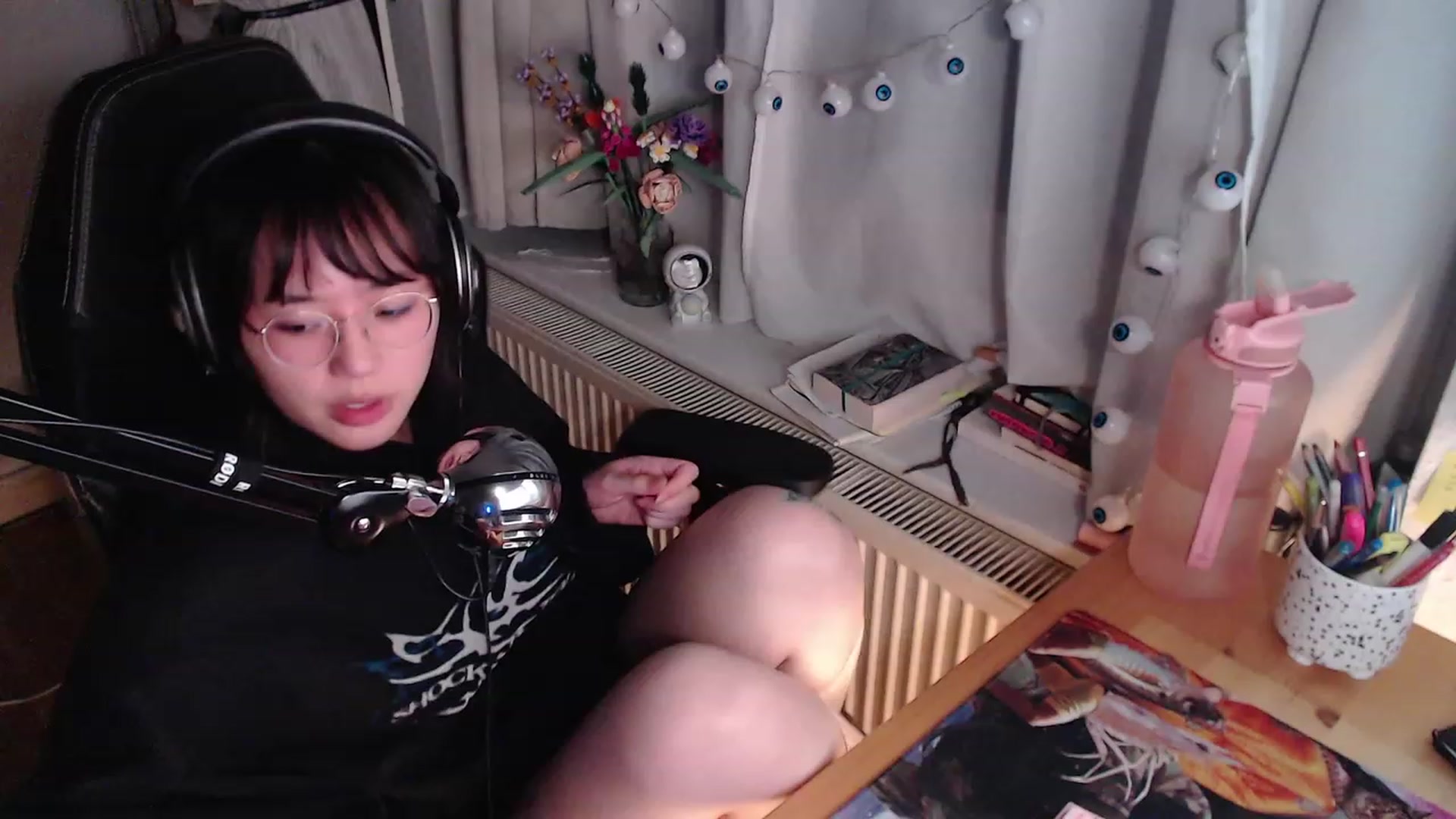 Gallery image thumbnail from Kuromin's myfreecams stream on, 10/24/2023, 19:12 image 1 of 20