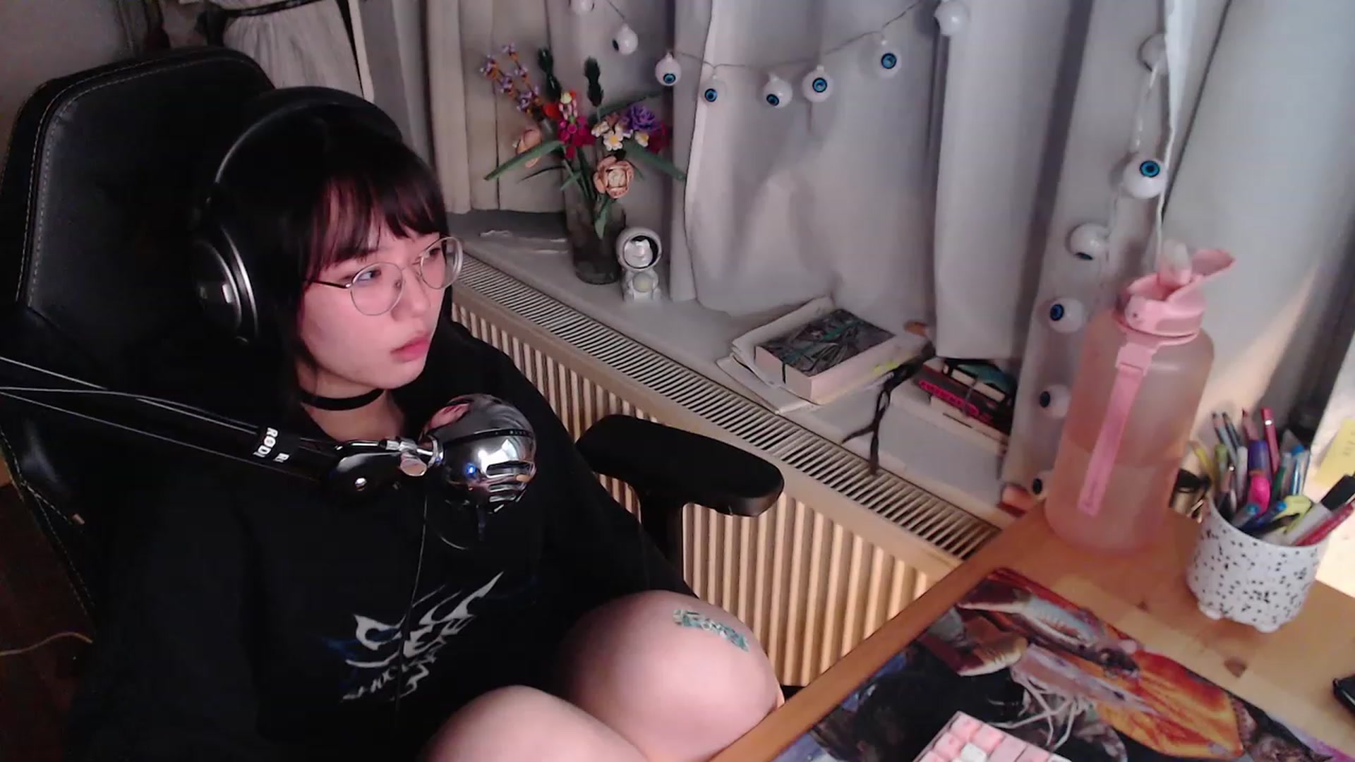 Gallery image thumbnail from Kuromin's myfreecams stream on, 10/24/2023, 19:12 image 20 of 20
