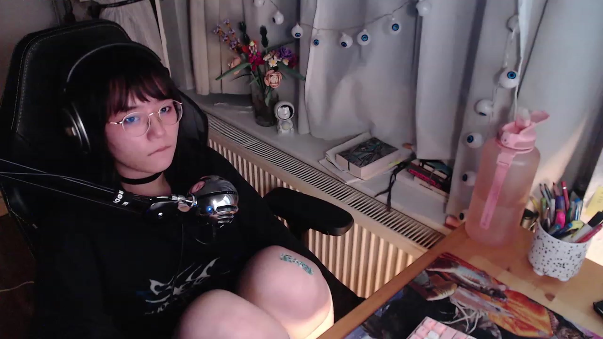 Gallery image thumbnail from Kuromin's myfreecams stream on, 10/24/2023, 19:12 image 19 of 20