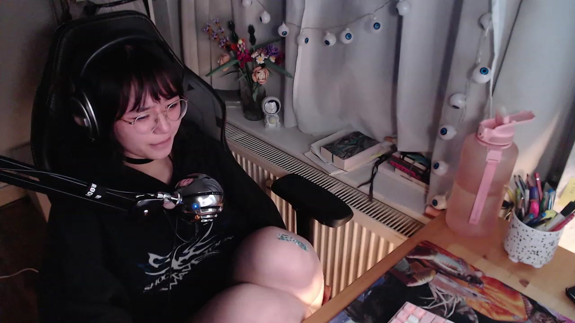 Gallery image thumbnail from Kuromin's myfreecams stream on, 10/24/2023, 19:12 image 6 of 20