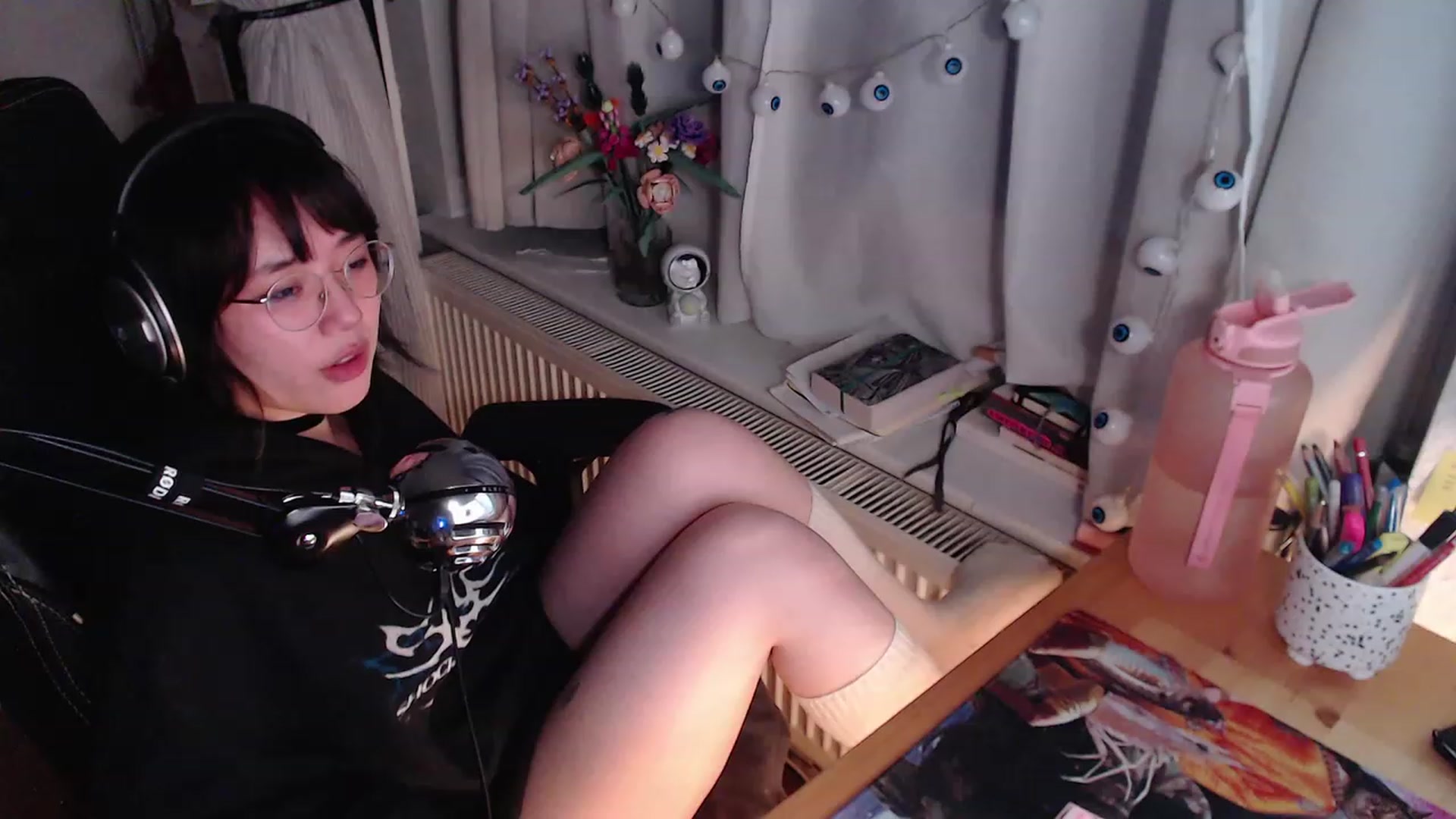 Gallery image thumbnail from Kuromin's myfreecams stream on, 10/24/2023, 19:12 image 3 of 20