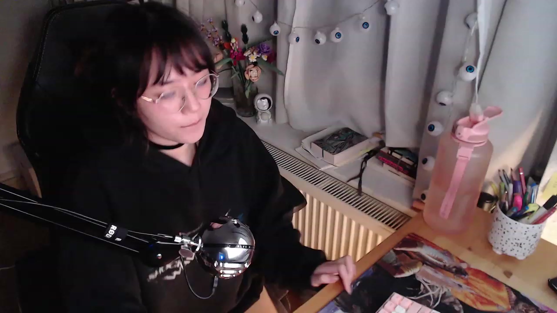Gallery image thumbnail from Kuromin's myfreecams stream on, 10/24/2023, 19:12 image 12 of 20