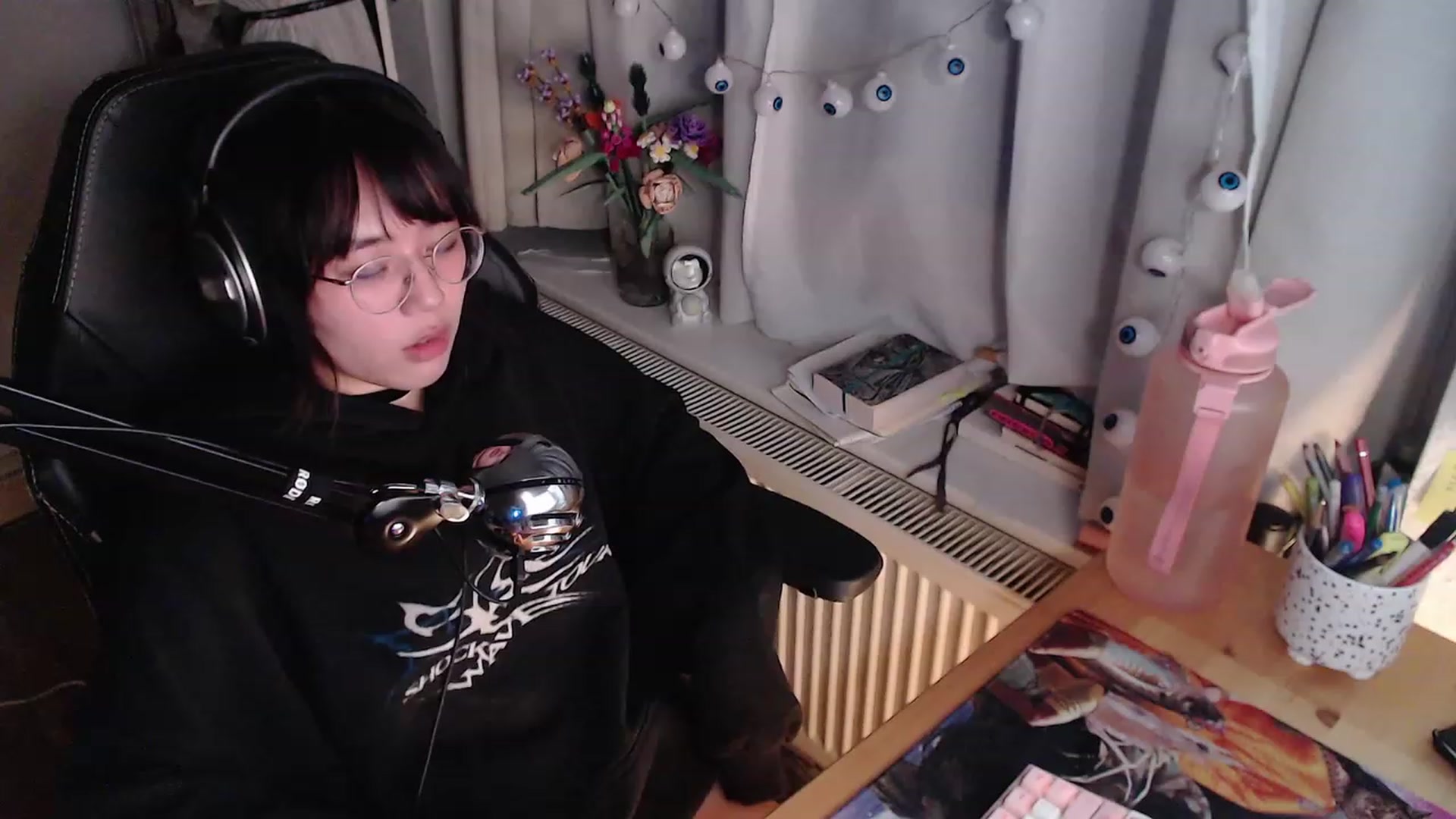 Gallery image thumbnail from Kuromin's myfreecams stream on, 10/24/2023, 19:12 image 13 of 20