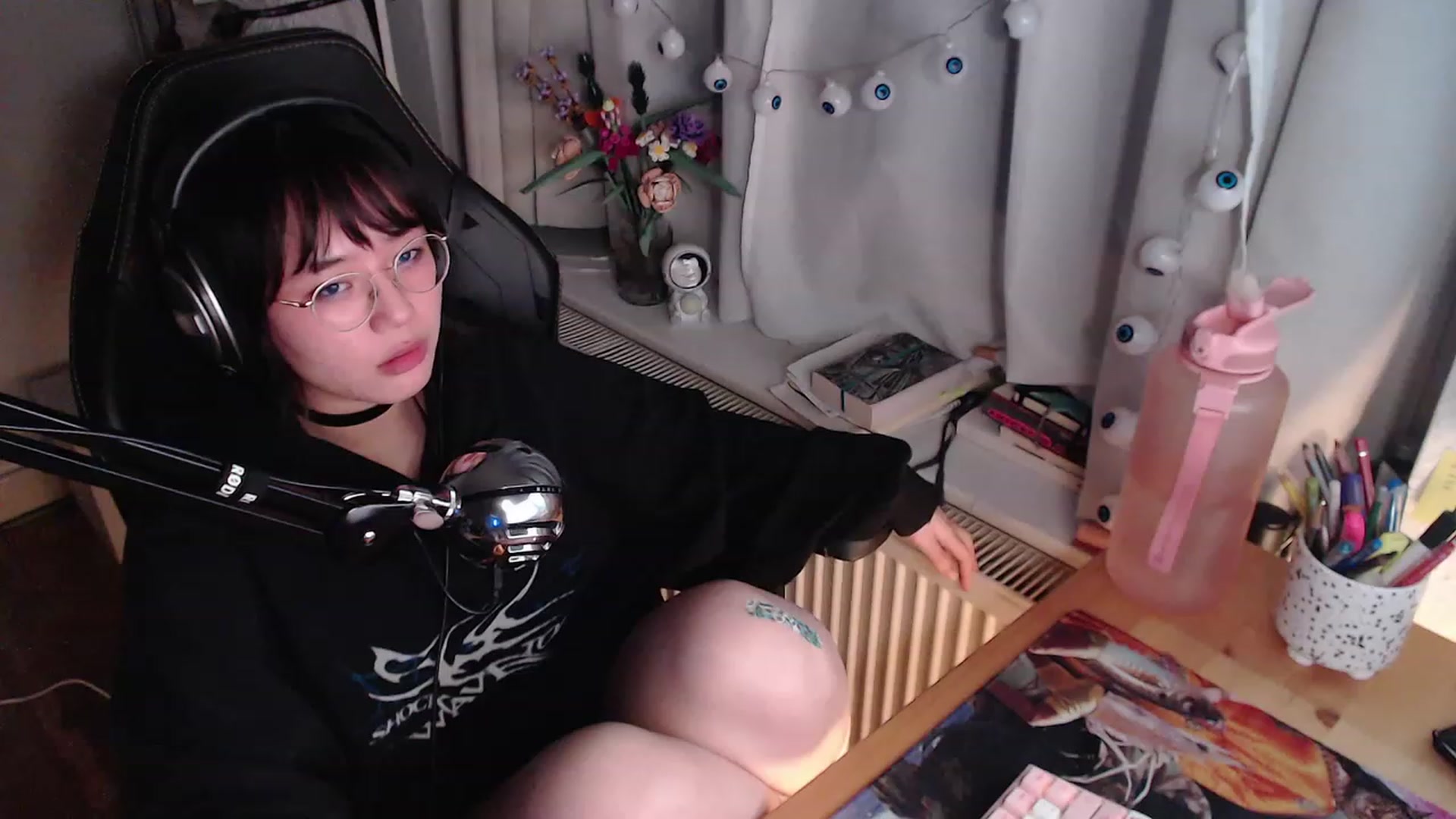 Gallery image thumbnail from Kuromin's myfreecams stream on, 10/24/2023, 19:12 image 10 of 20