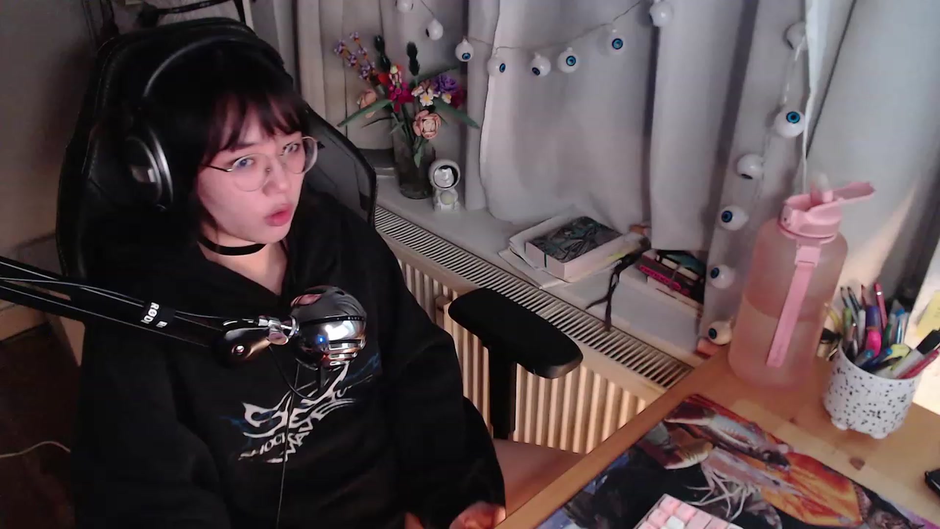 Gallery image thumbnail from Kuromin's myfreecams stream on, 10/24/2023, 19:12 image 5 of 20