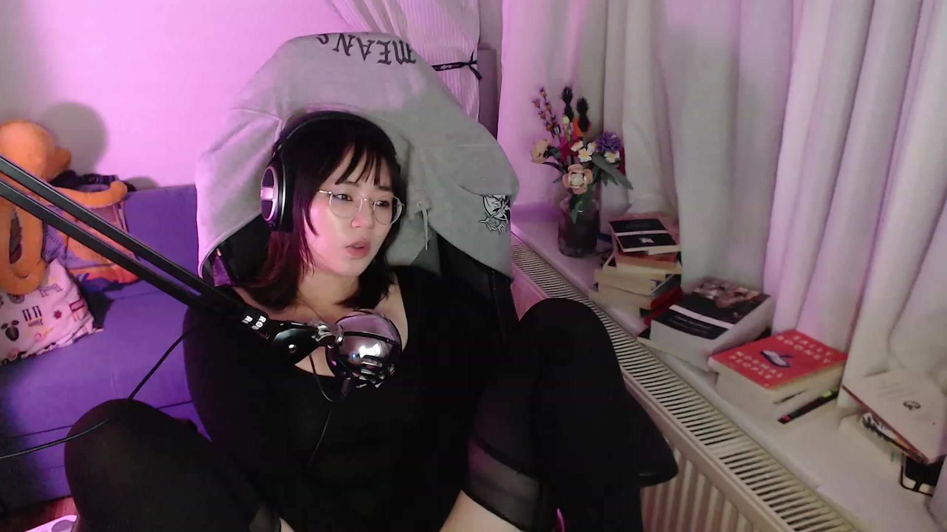 Gallery image thumbnail from Kuromin's myfreecams stream on, 12/19/2023, 19:21 image 9 of 20