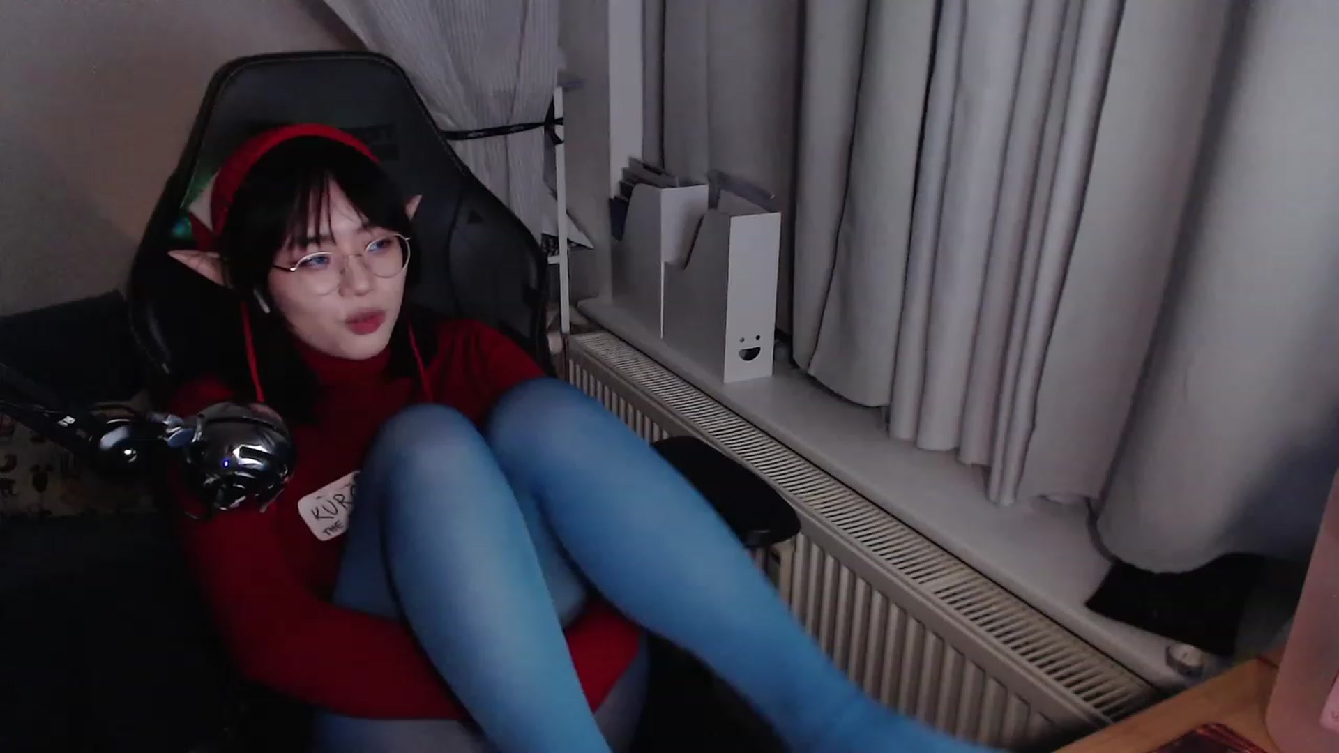 Gallery image thumbnail from Kuromin's myfreecams stream on, 12/24/2023, 18:29 image 18 of 20