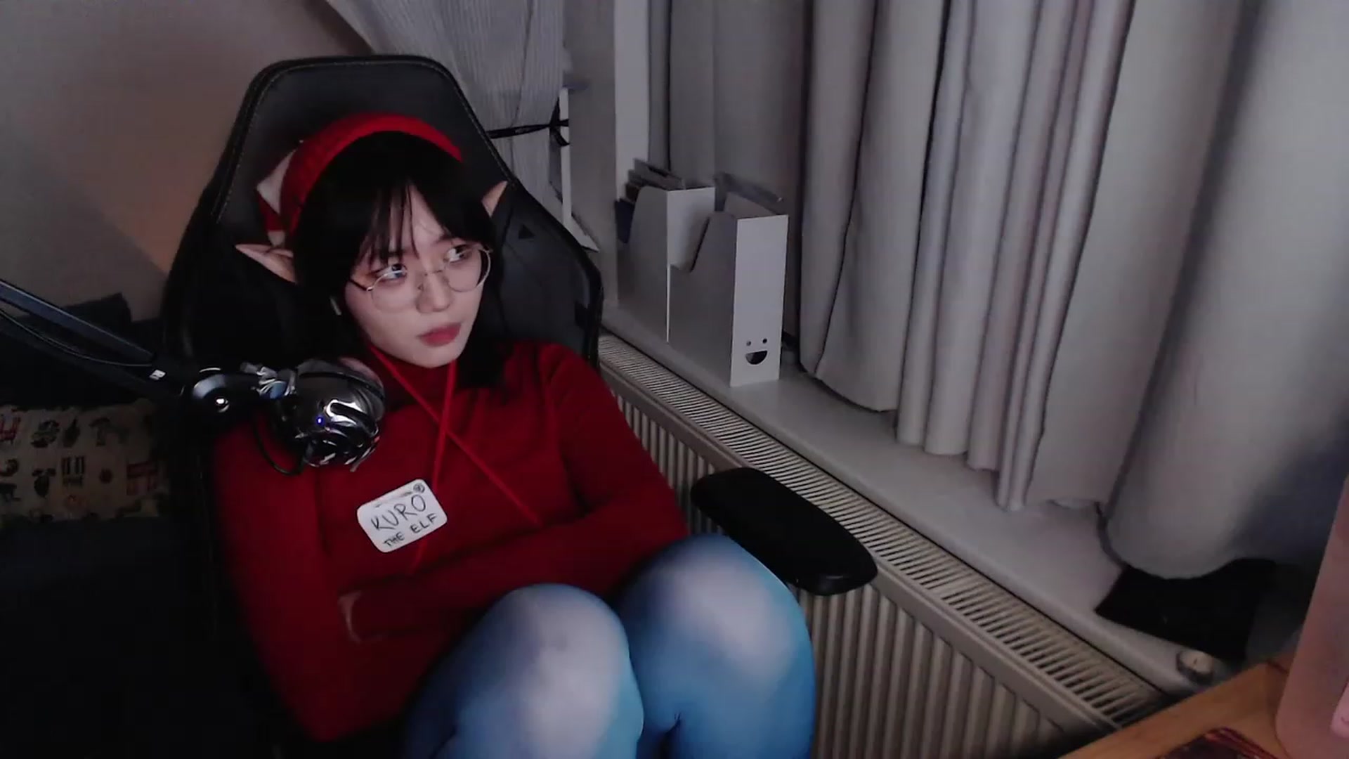 Gallery image thumbnail from Kuromin's myfreecams stream on, 12/24/2023, 18:29 image 16 of 20