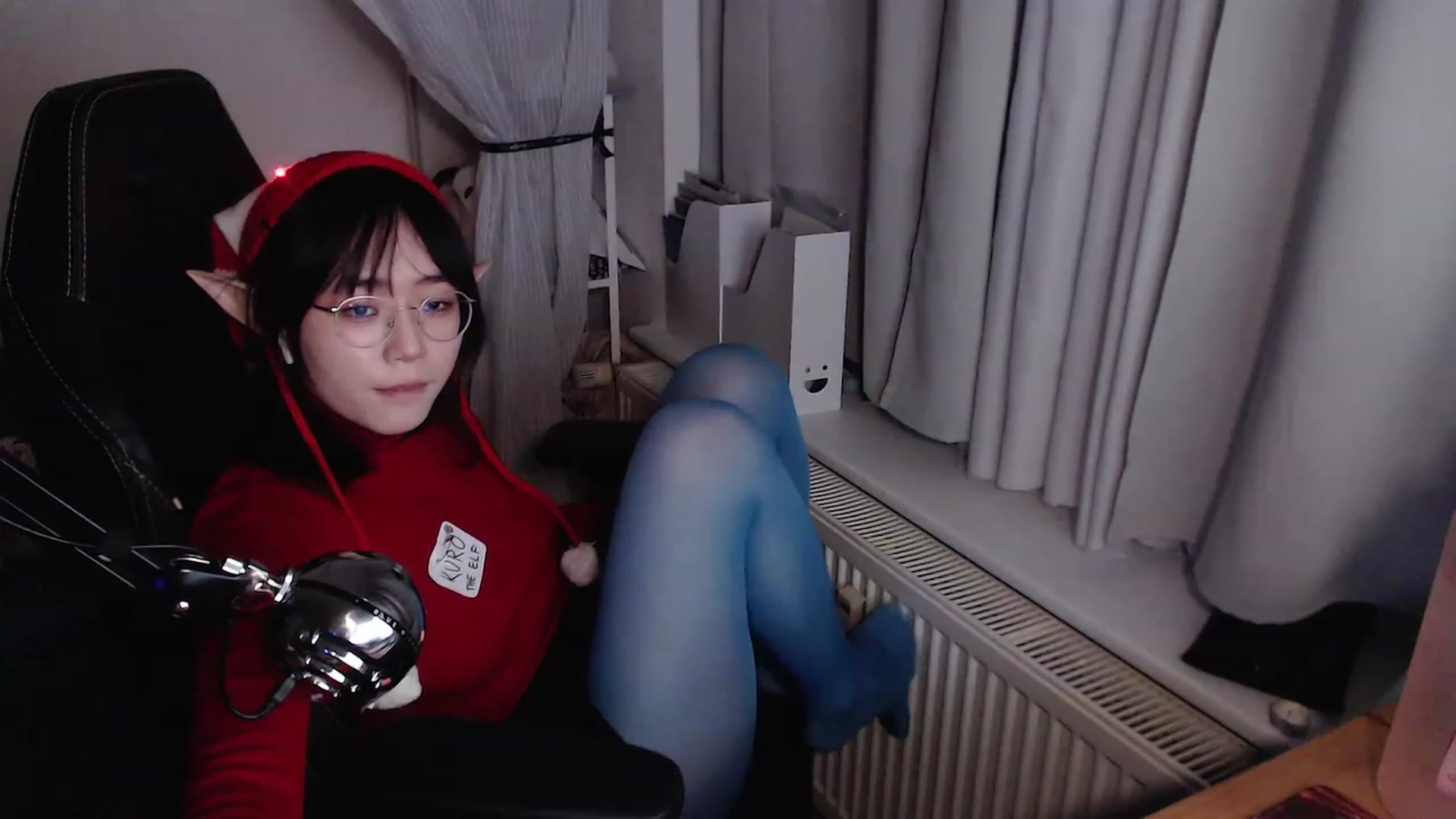 Gallery image thumbnail from Kuromin's myfreecams stream on, 12/24/2023, 18:29 image 19 of 20