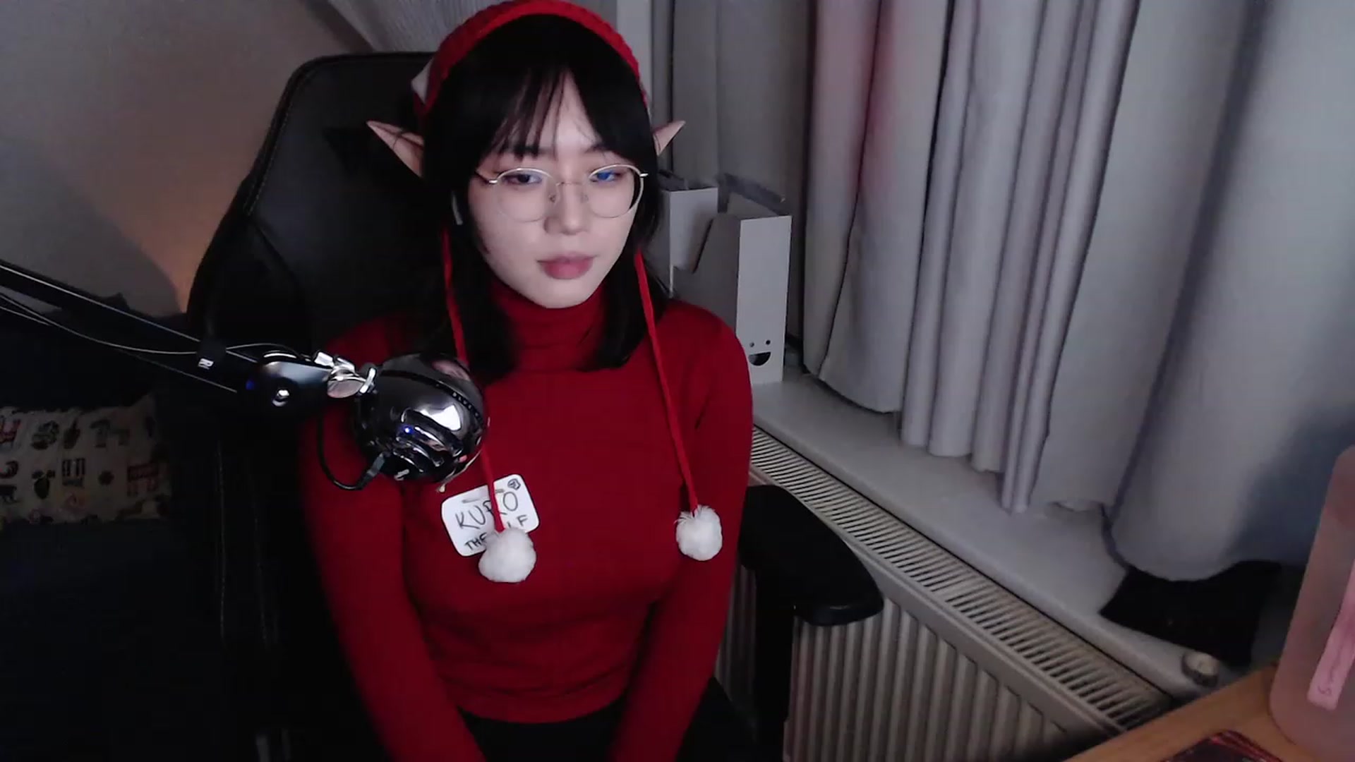 Gallery image thumbnail from Kuromin's myfreecams stream on, 12/24/2023, 18:29 image 14 of 20