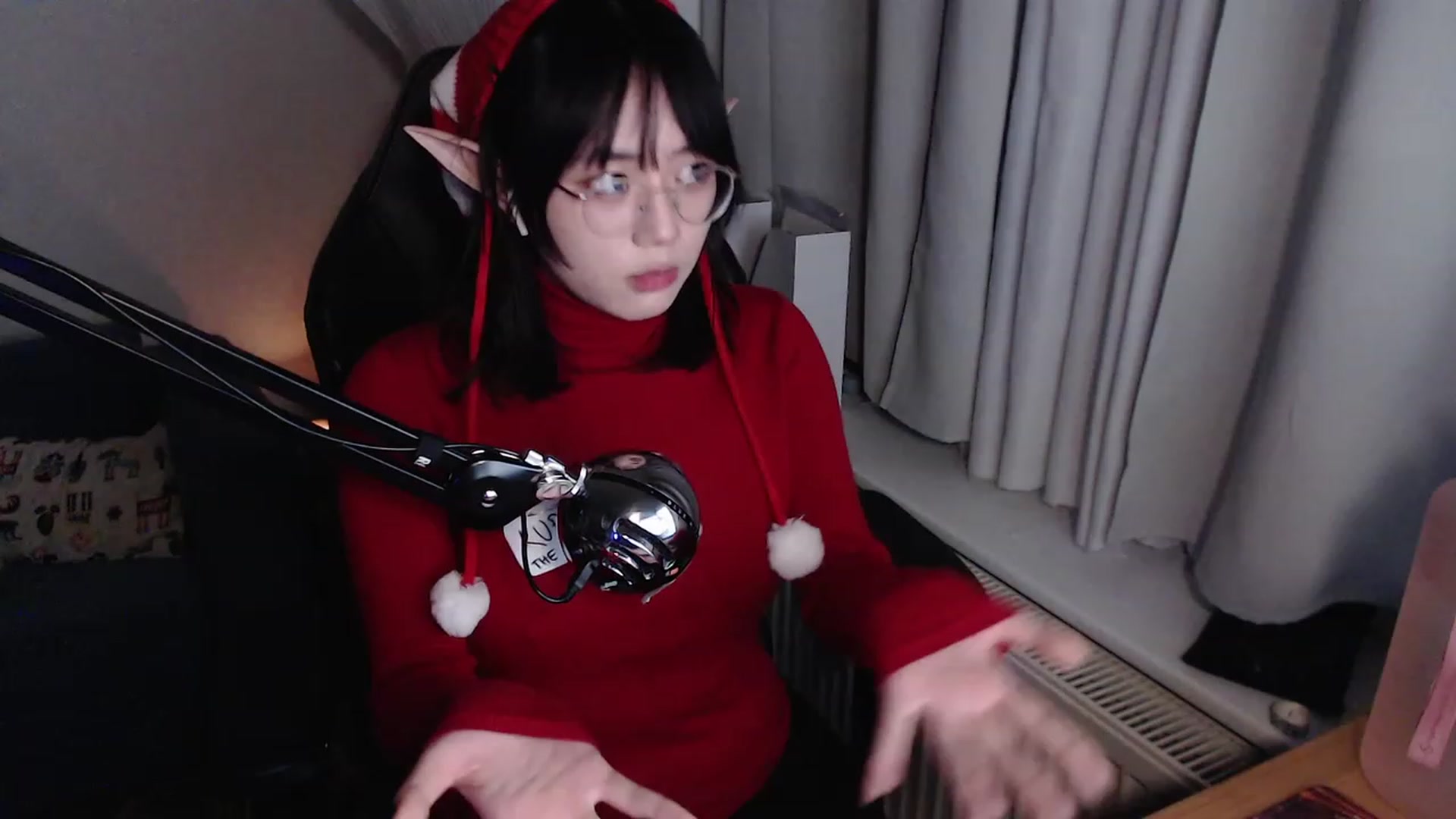 Gallery image thumbnail from Kuromin's myfreecams stream on, 12/24/2023, 18:57 image 14 of 20
