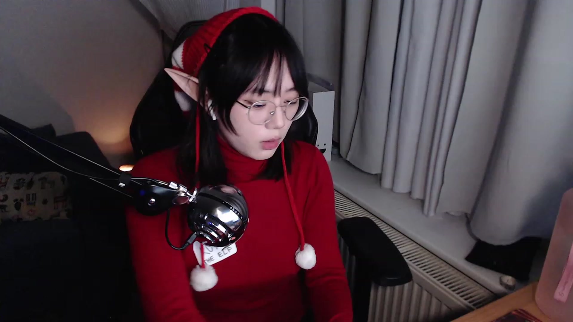 Gallery image thumbnail from Kuromin's myfreecams stream on, 12/24/2023, 18:57 image 16 of 20