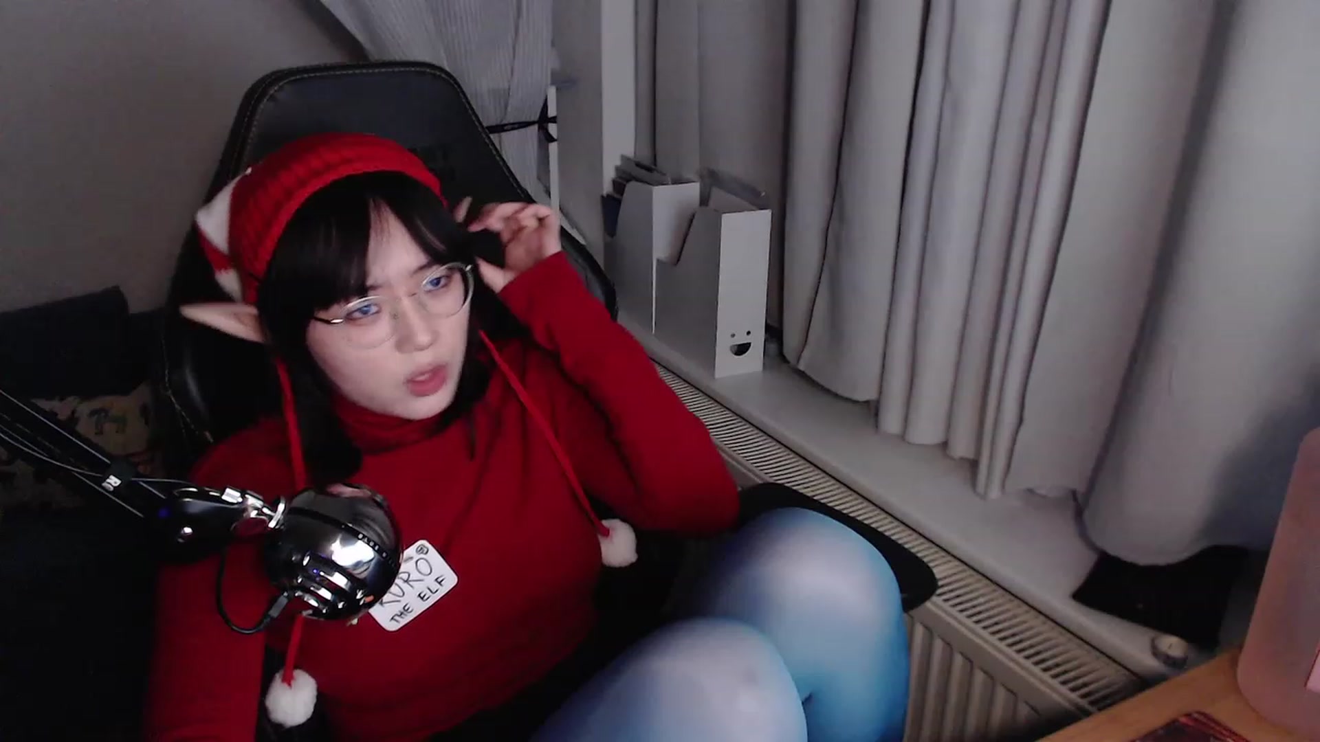 Gallery image thumbnail from Kuromin's myfreecams stream on, 12/24/2023, 20:06 image 16 of 20