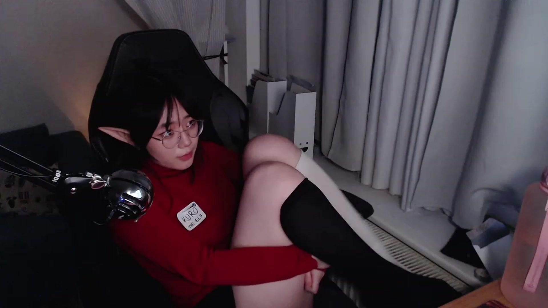 Gallery image thumbnail from Kuromin's myfreecams stream on, 12/24/2023, 22:44 image 14 of 20