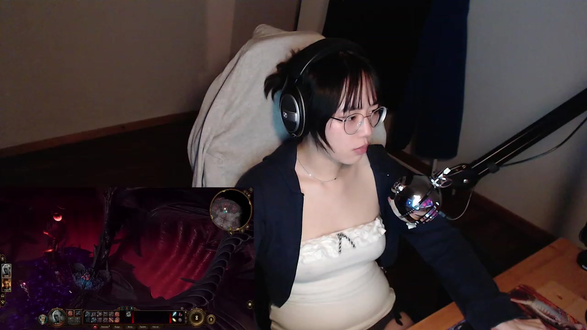 Gallery image thumbnail from Kuromin's myfreecams stream on, 01/17/2024, 17:35 image 10 of 20