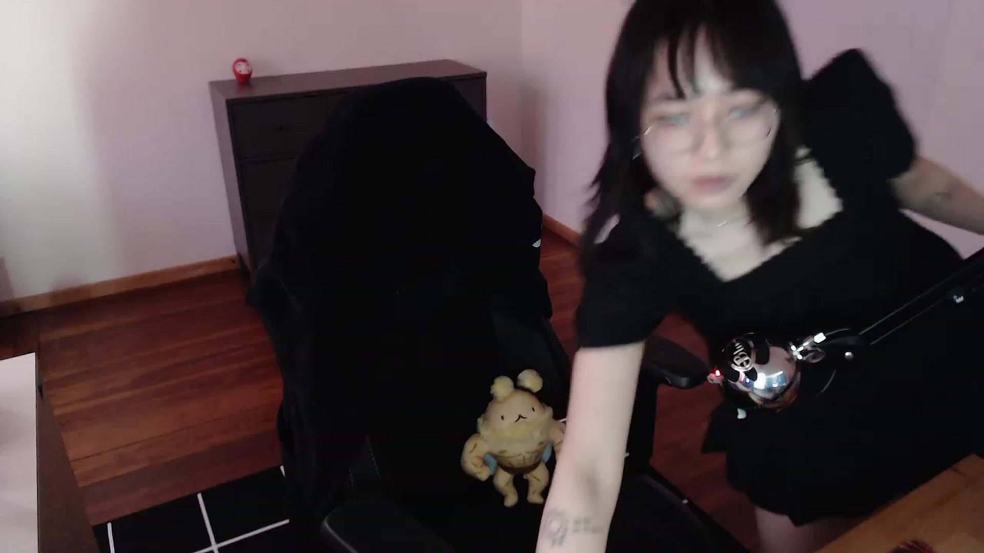 Gallery image thumbnail from Kuromin's myfreecams stream on, 01/29/2024, 16:07 image 6 of 20