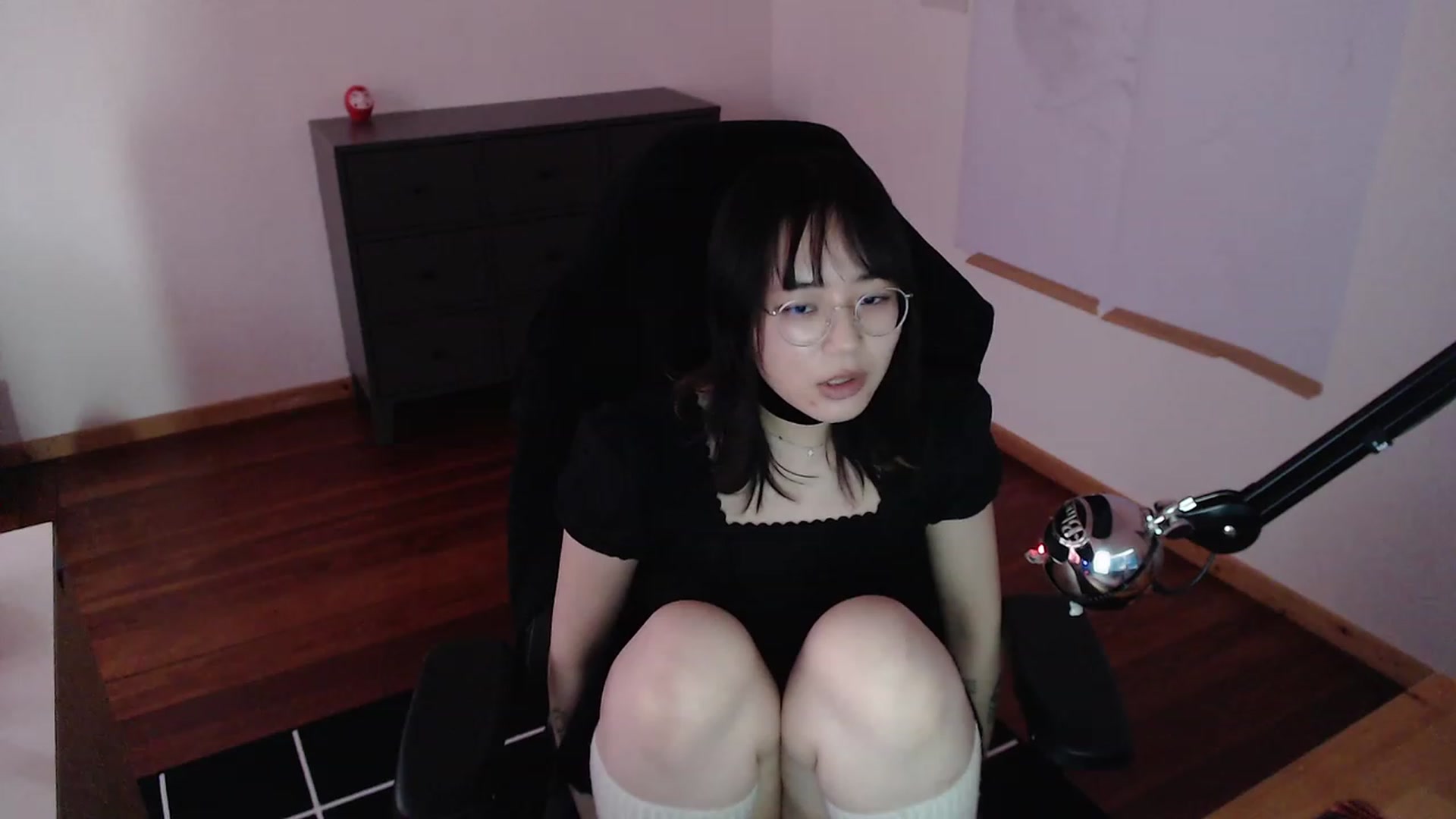 Gallery image thumbnail from Kuromin's myfreecams stream on, 01/29/2024, 16:07 image 8 of 20