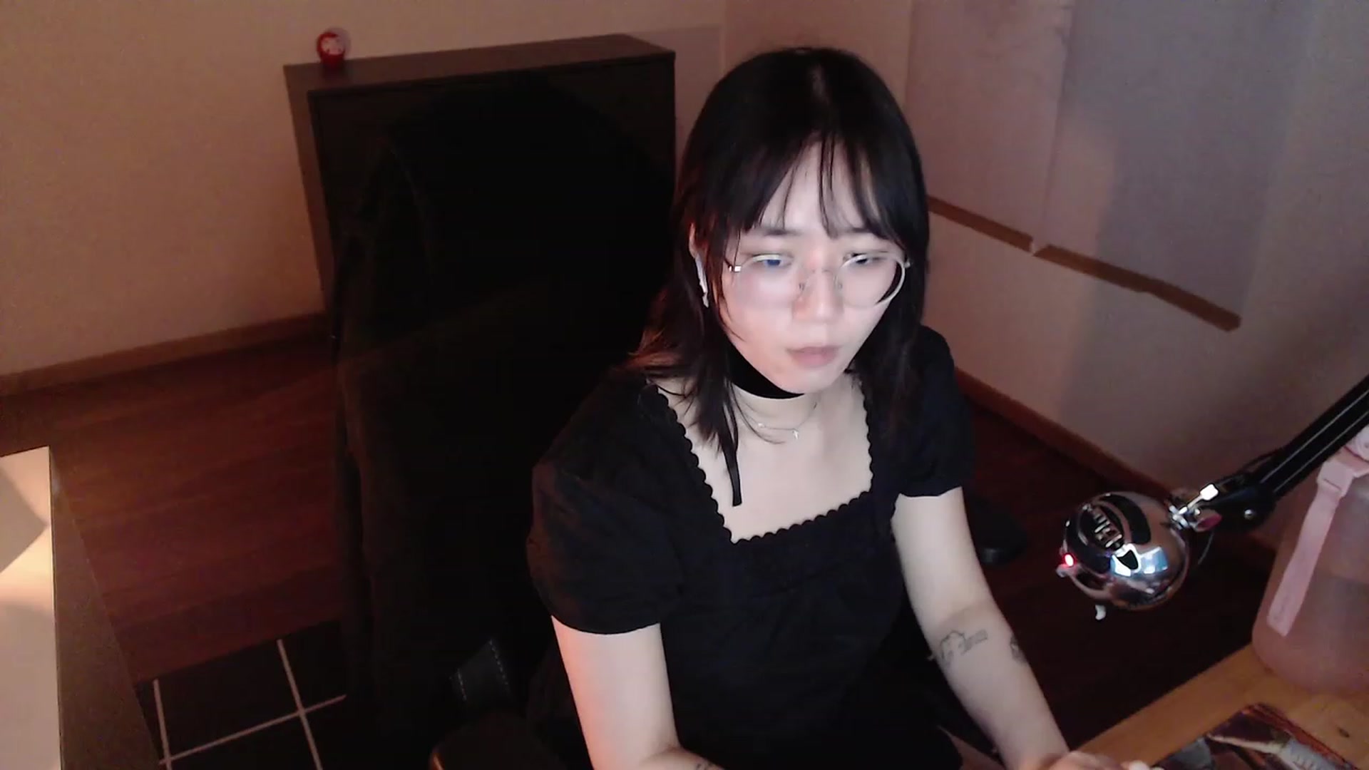 Gallery image thumbnail from Kuromin's myfreecams stream on, 01/29/2024, 20:41 image 11 of 20