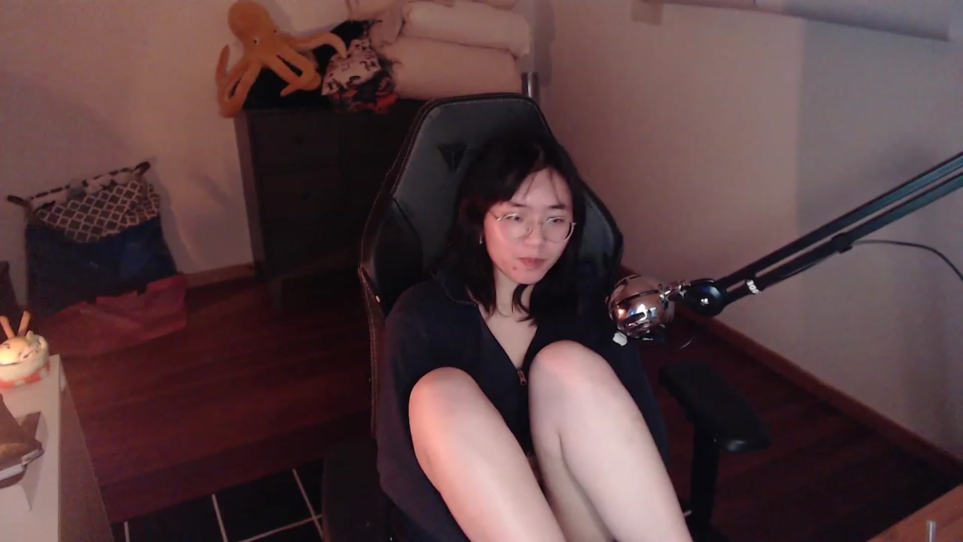 Gallery image thumbnail from Kuromin's myfreecams stream on, 02/06/2024, 21:58 image 2 of 20