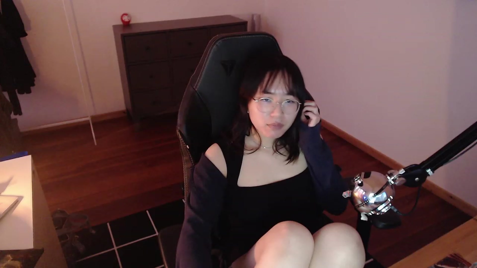 Gallery image thumbnail from Kuromin's myfreecams stream on, 02/08/2024, 14:09 image 20 of 20