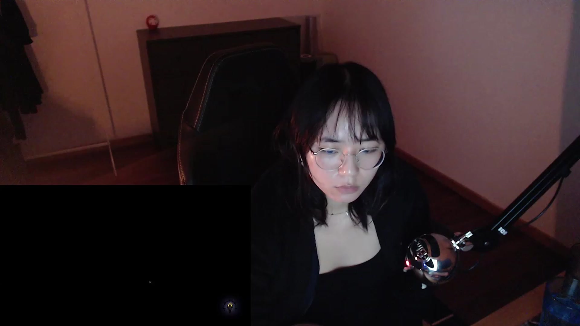 Gallery image thumbnail from Kuromin's myfreecams stream on, 02/08/2024, 17:05 image 10 of 20