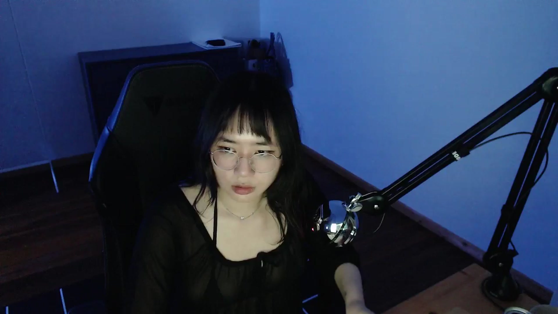 Gallery image thumbnail from Kuromin's myfreecams stream on, 05/16/2024, 19:44 image 7 of 20