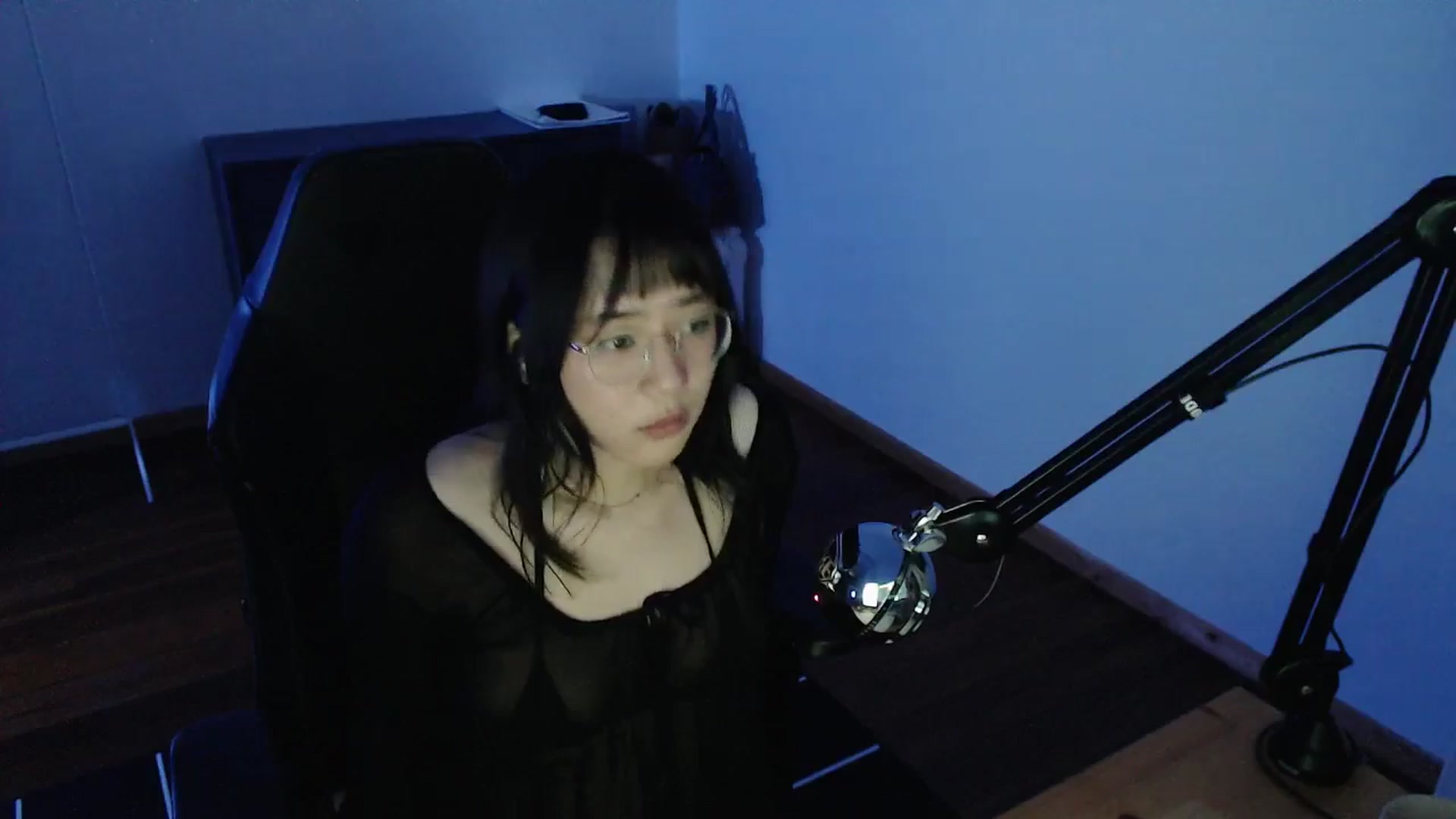 Gallery image thumbnail from Kuromin's myfreecams stream on, 05/16/2024, 19:44 image 5 of 20
