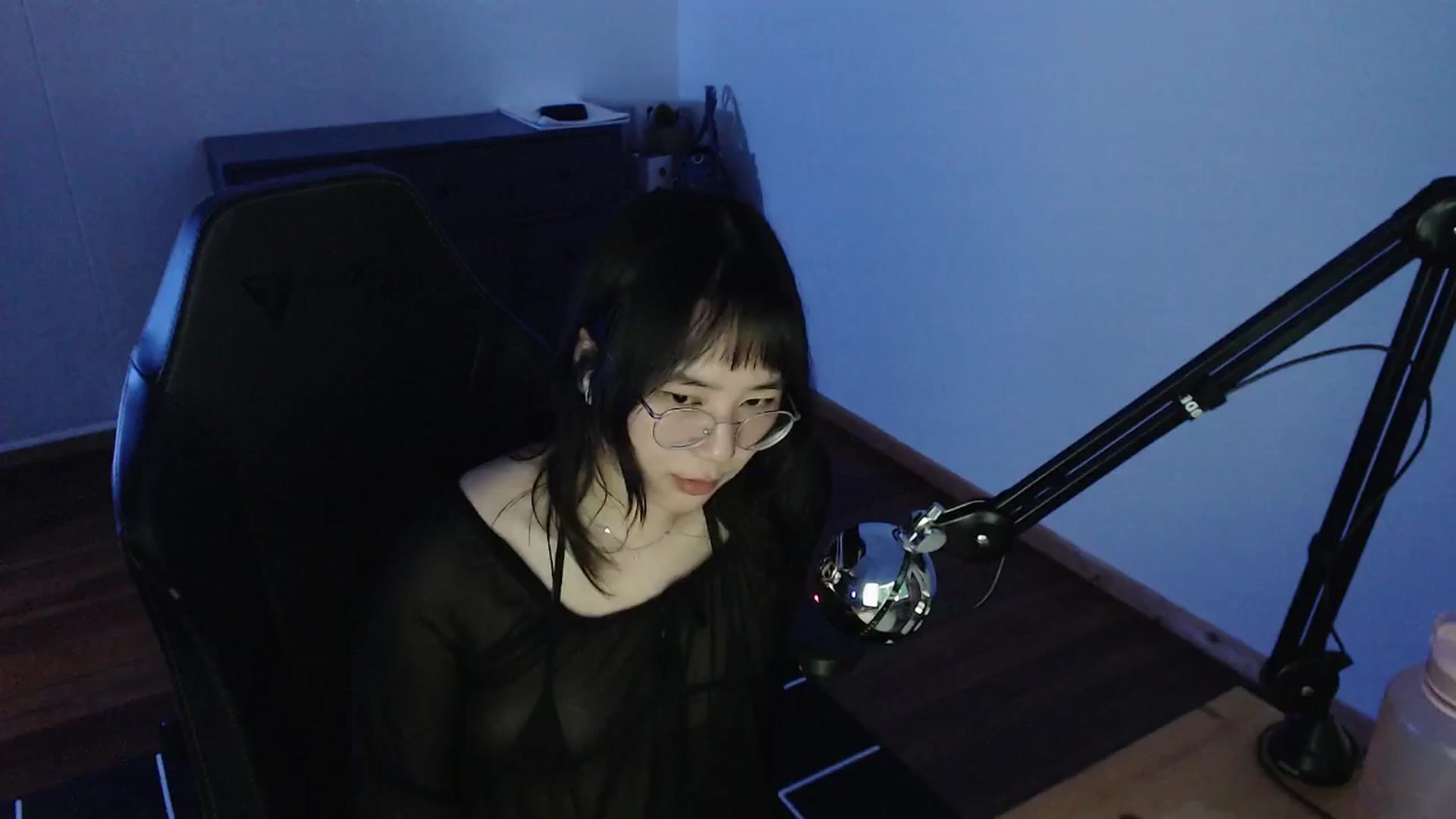 Gallery image thumbnail from Kuromin's myfreecams stream on, 05/16/2024, 19:44 image 1 of 20