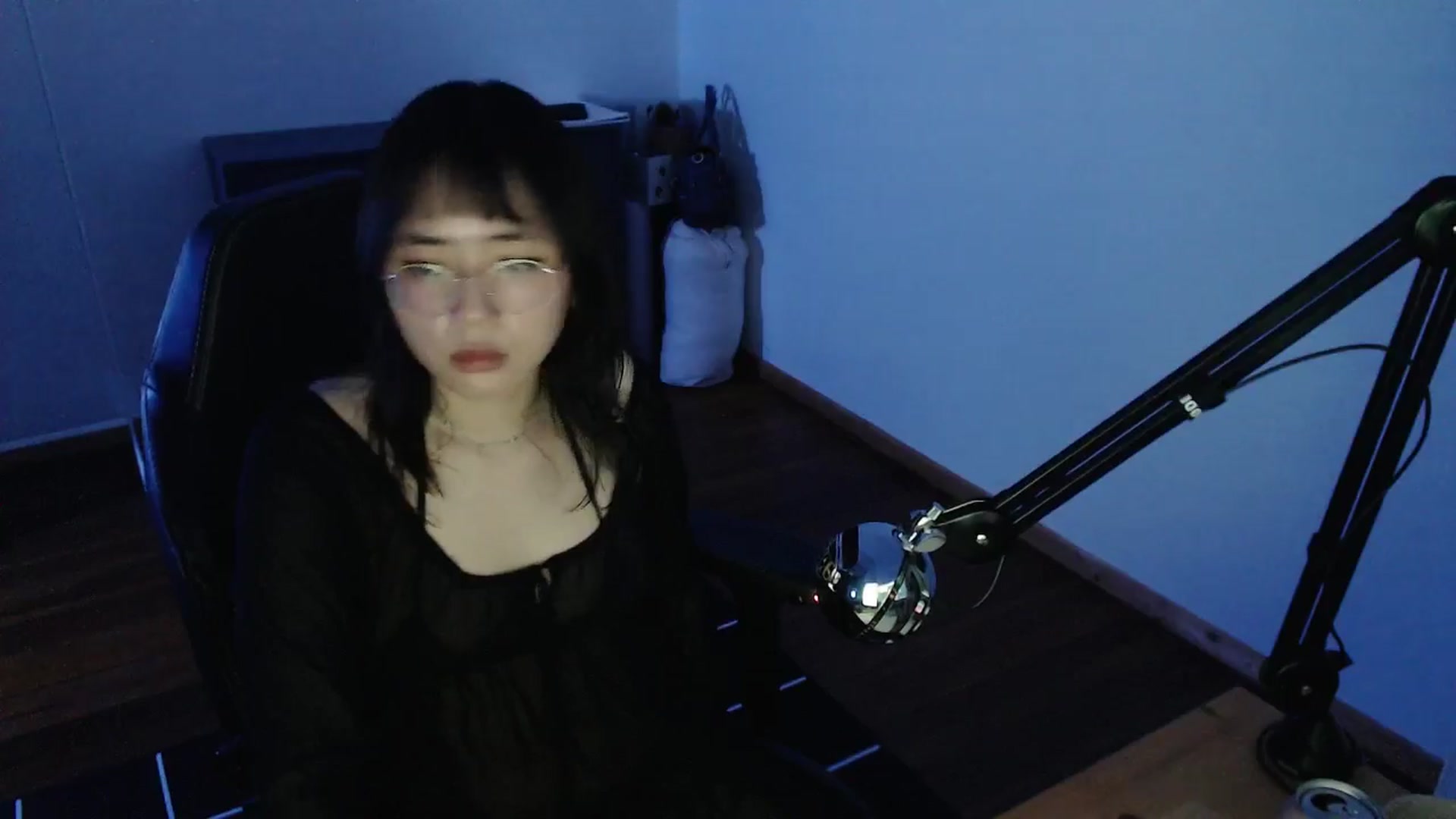 Gallery image thumbnail from Kuromin's myfreecams stream on, 05/16/2024, 19:44 image 9 of 20