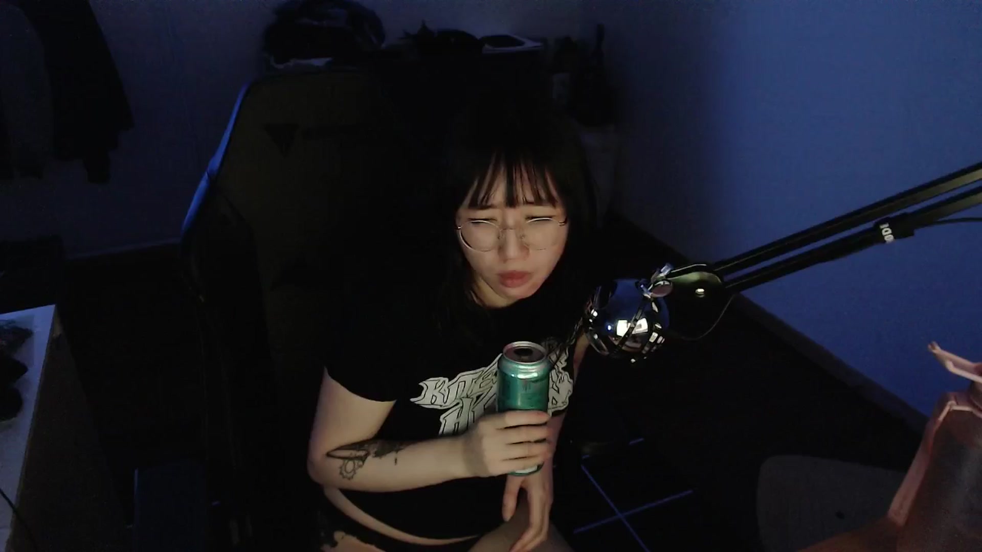 Gallery image thumbnail from Kuromin's myfreecams stream on, 05/21/2024, 21:00 image 1 of 20