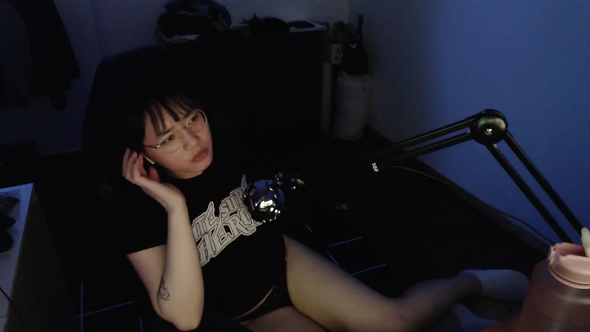Gallery image thumbnail from Kuromin's myfreecams stream on, 05/21/2024, 21:00 image 16 of 20