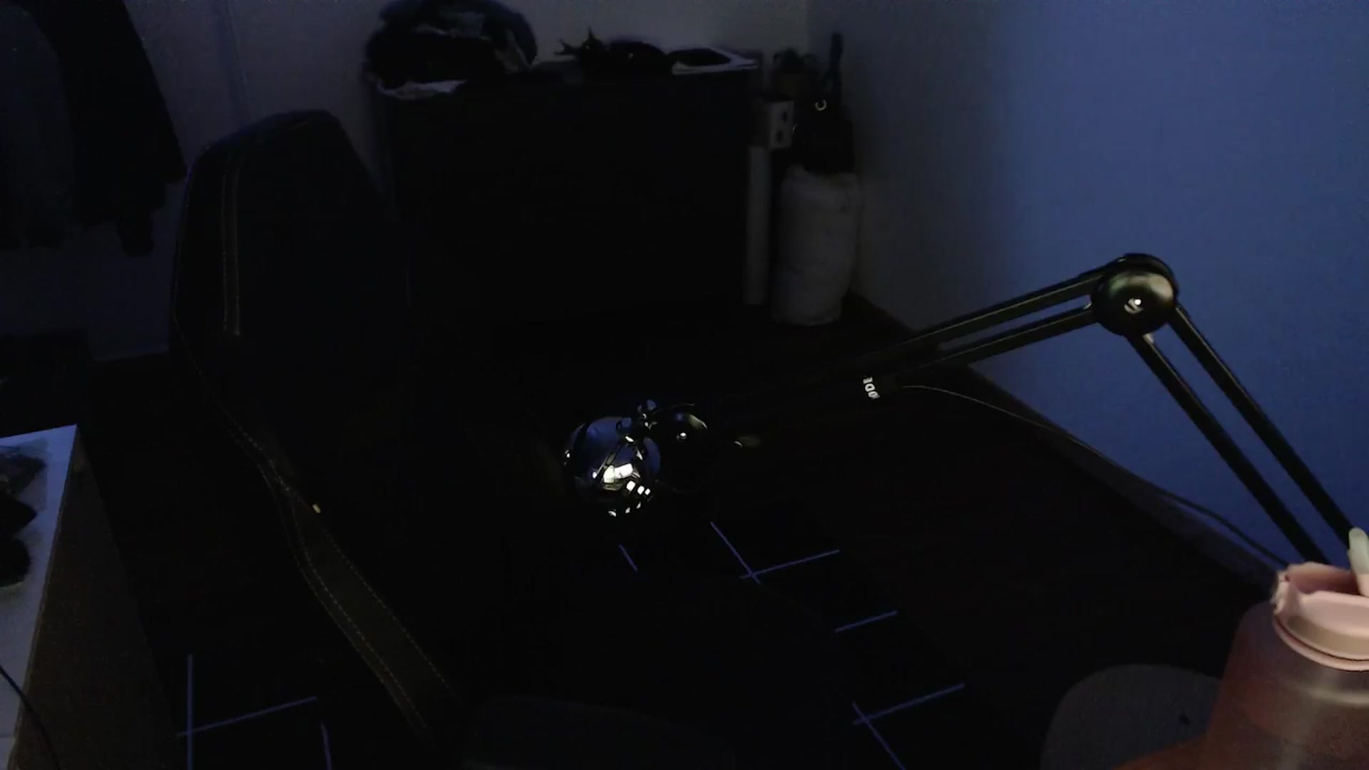 Gallery image thumbnail from Kuromin's myfreecams stream on, 05/21/2024, 21:00 image 17 of 20