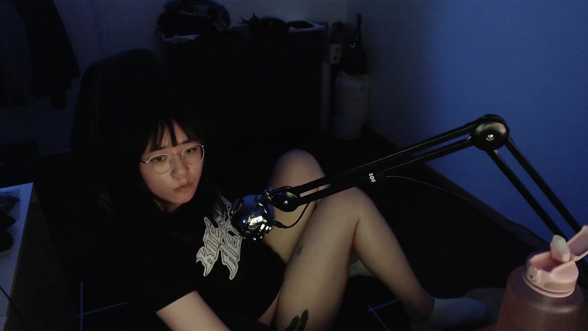 Gallery image thumbnail from Kuromin's myfreecams stream on, 05/21/2024, 21:00 image 18 of 20