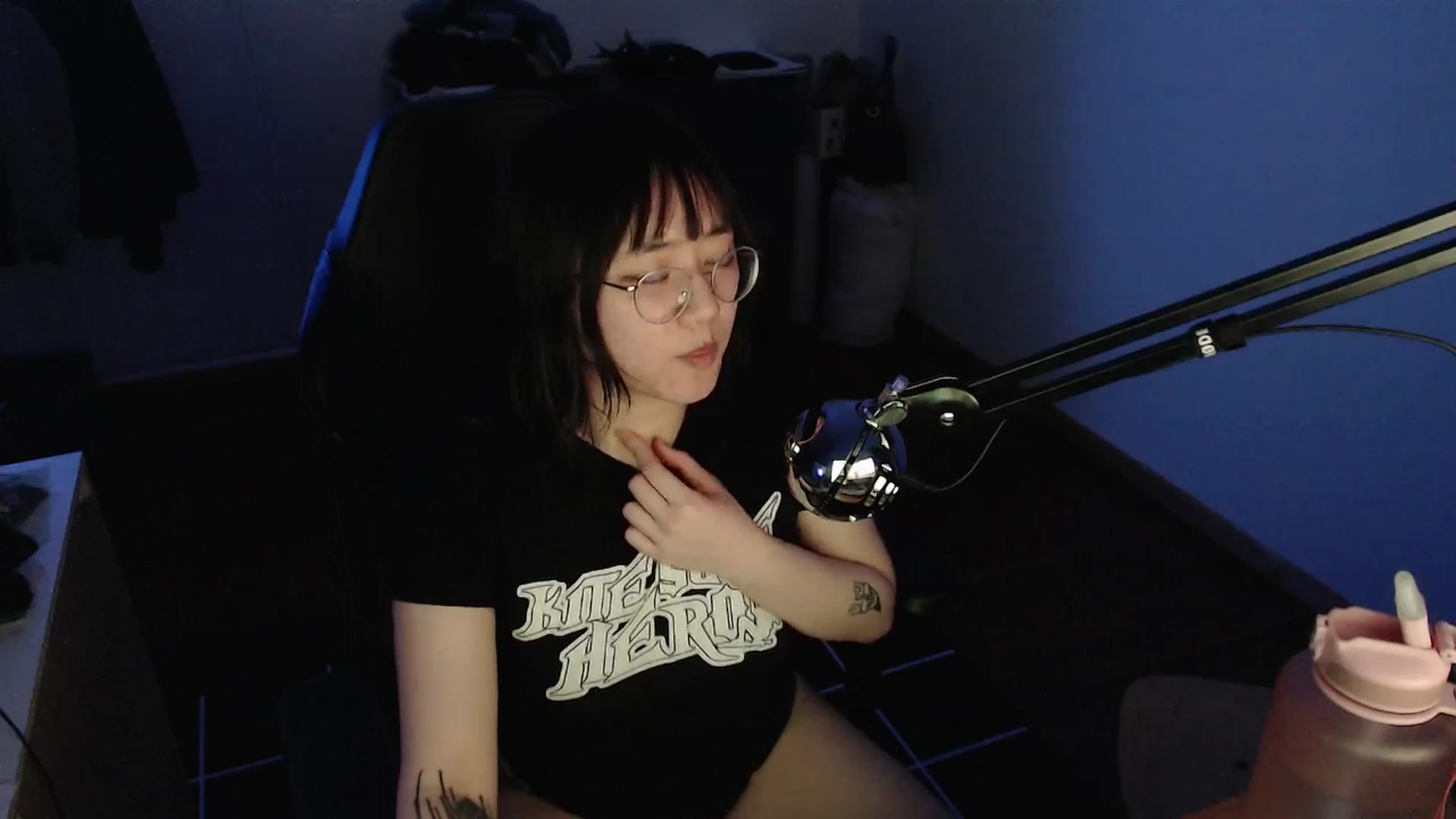 Gallery image thumbnail from Kuromin's myfreecams stream on, 05/21/2024, 21:00 image 13 of 20