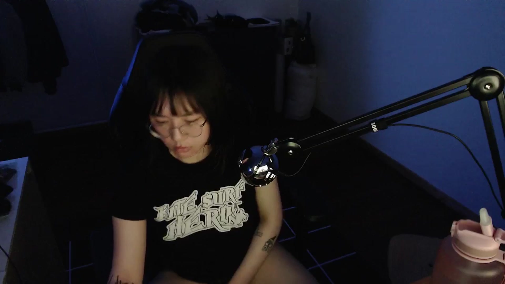 Gallery image thumbnail from Kuromin's myfreecams stream on, 05/21/2024, 21:00 image 11 of 20