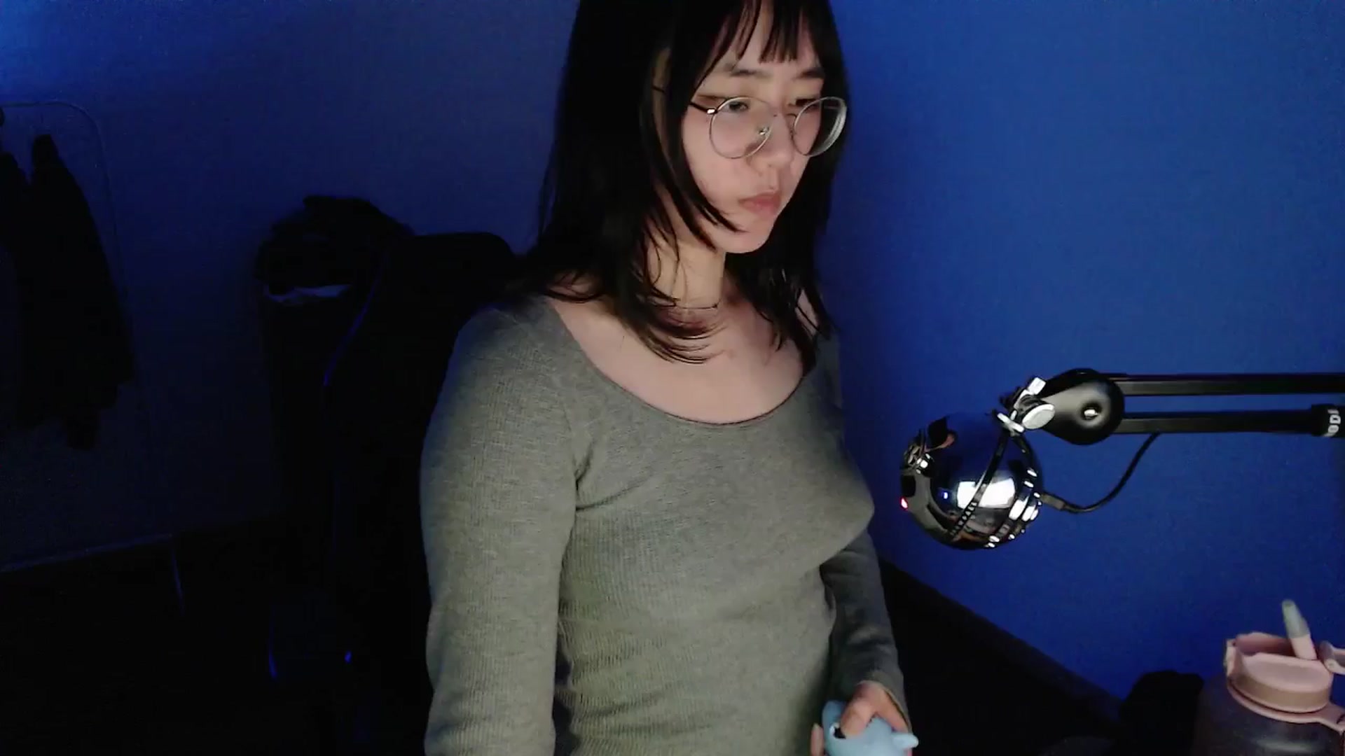Gallery image thumbnail from Kuromin's myfreecams stream on, 05/23/2024, 21:08 image 20 of 20