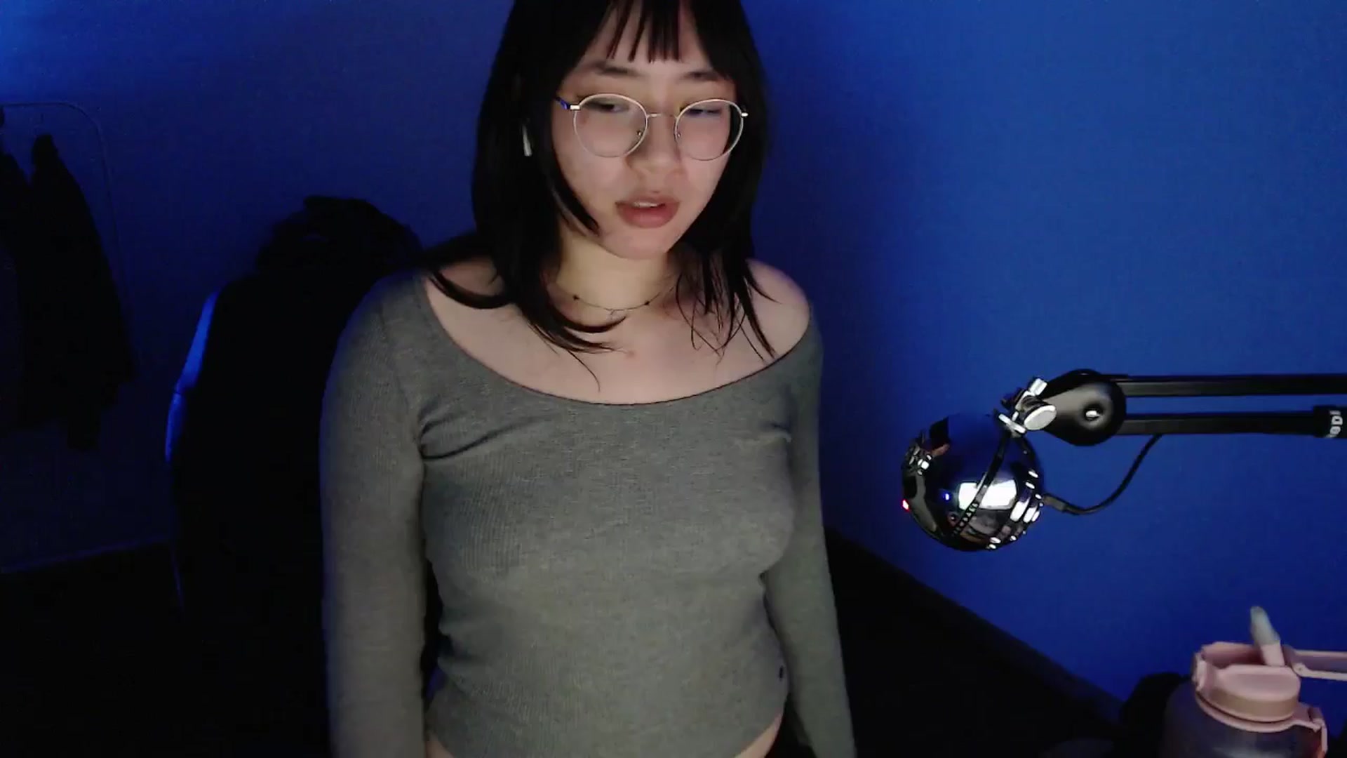 Gallery image thumbnail from Kuromin's myfreecams stream on, 05/23/2024, 21:08 image 16 of 20