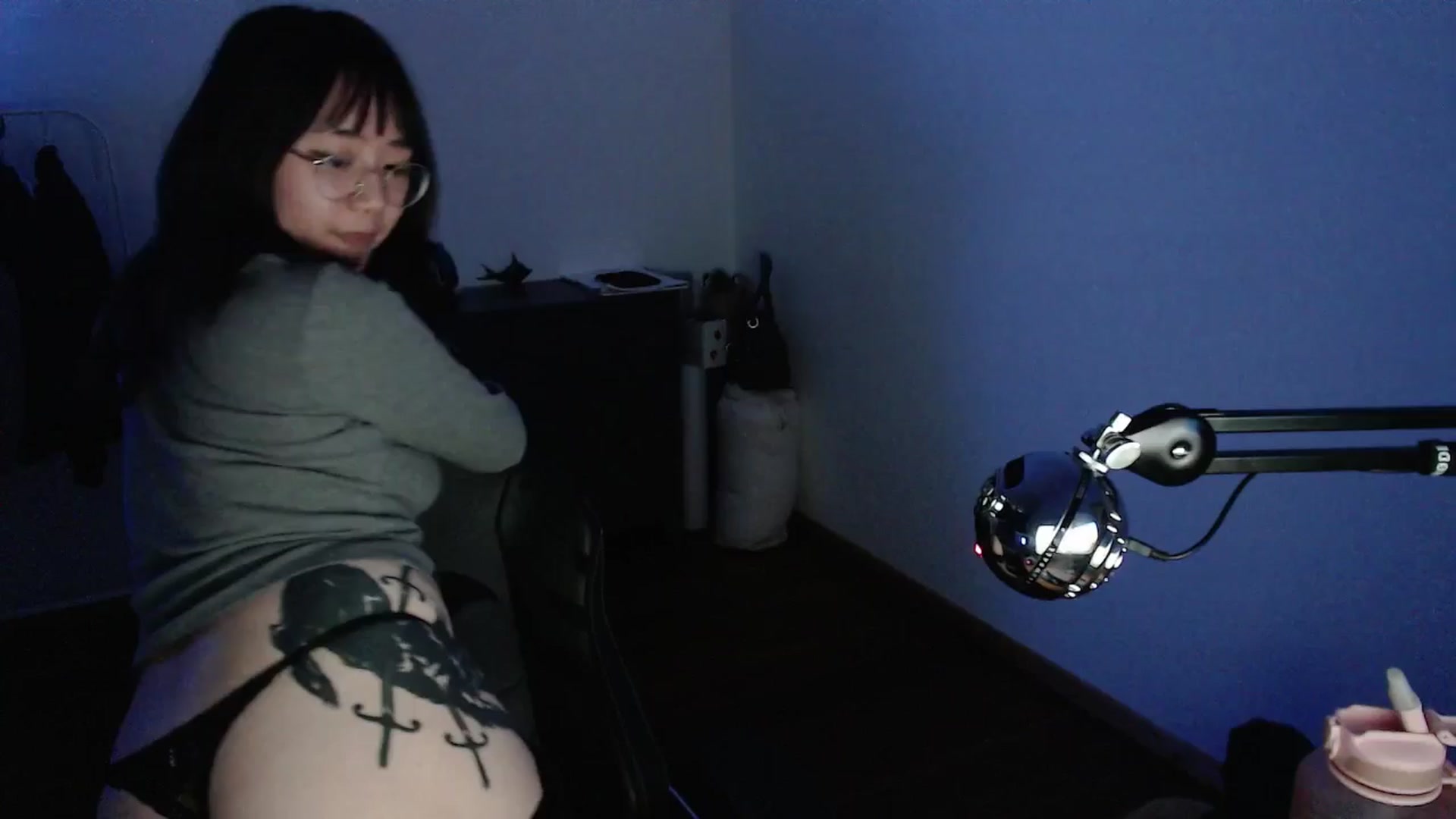 Gallery image thumbnail from Kuromin's myfreecams stream on, 05/23/2024, 21:08 image 12 of 20