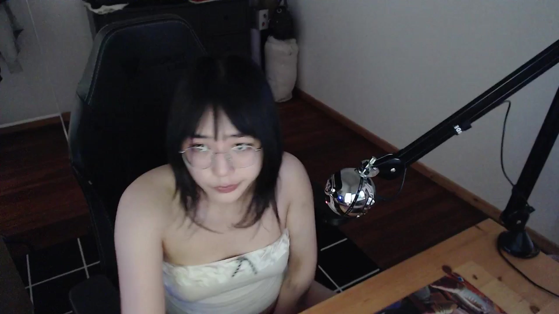 Gallery image thumbnail from Kuromin's myfreecams stream on, 05/27/2024, 14:10 image 8 of 20