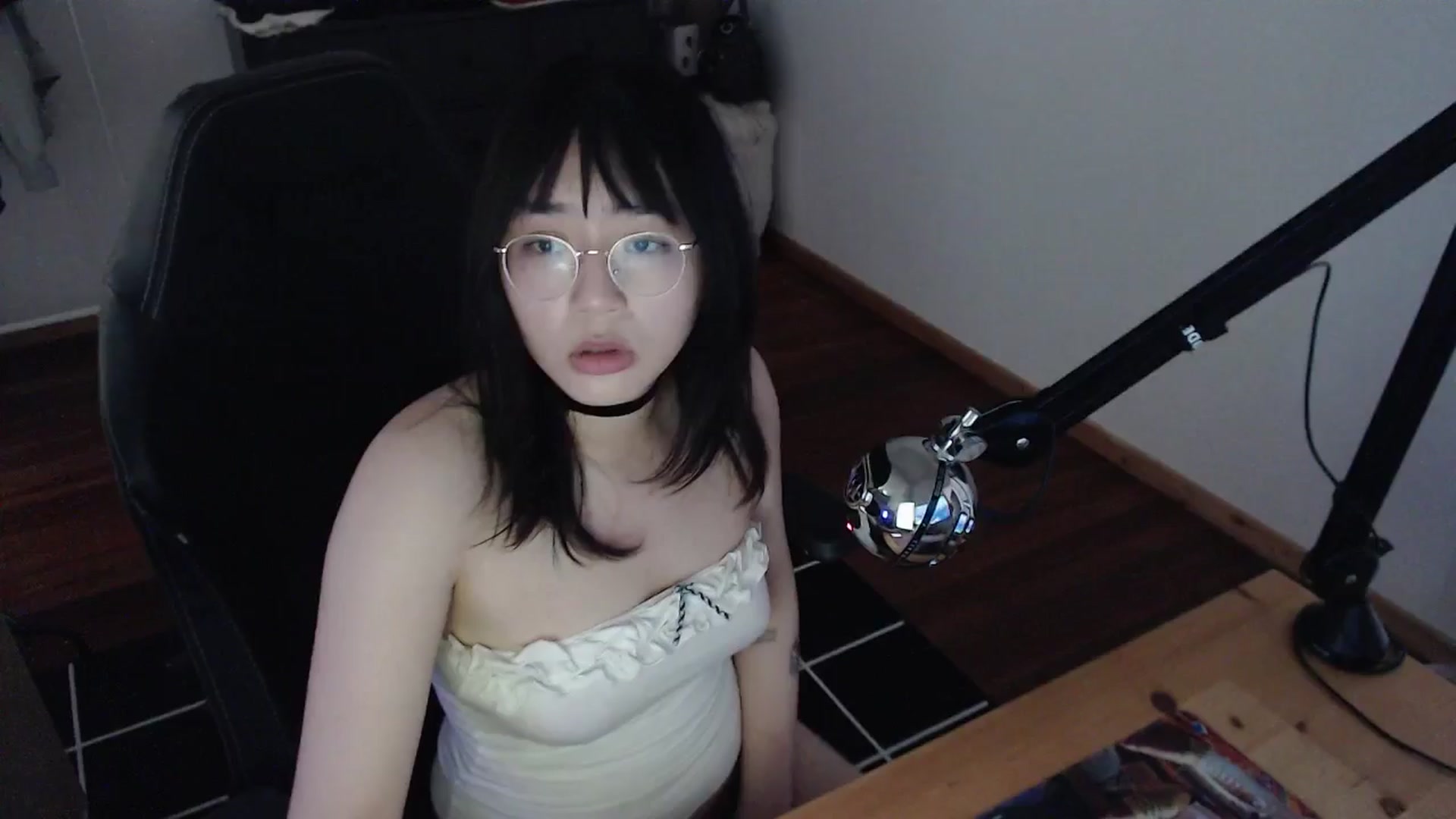 Gallery image thumbnail from Kuromin's myfreecams stream on, 05/27/2024, 14:10 image 9 of 20