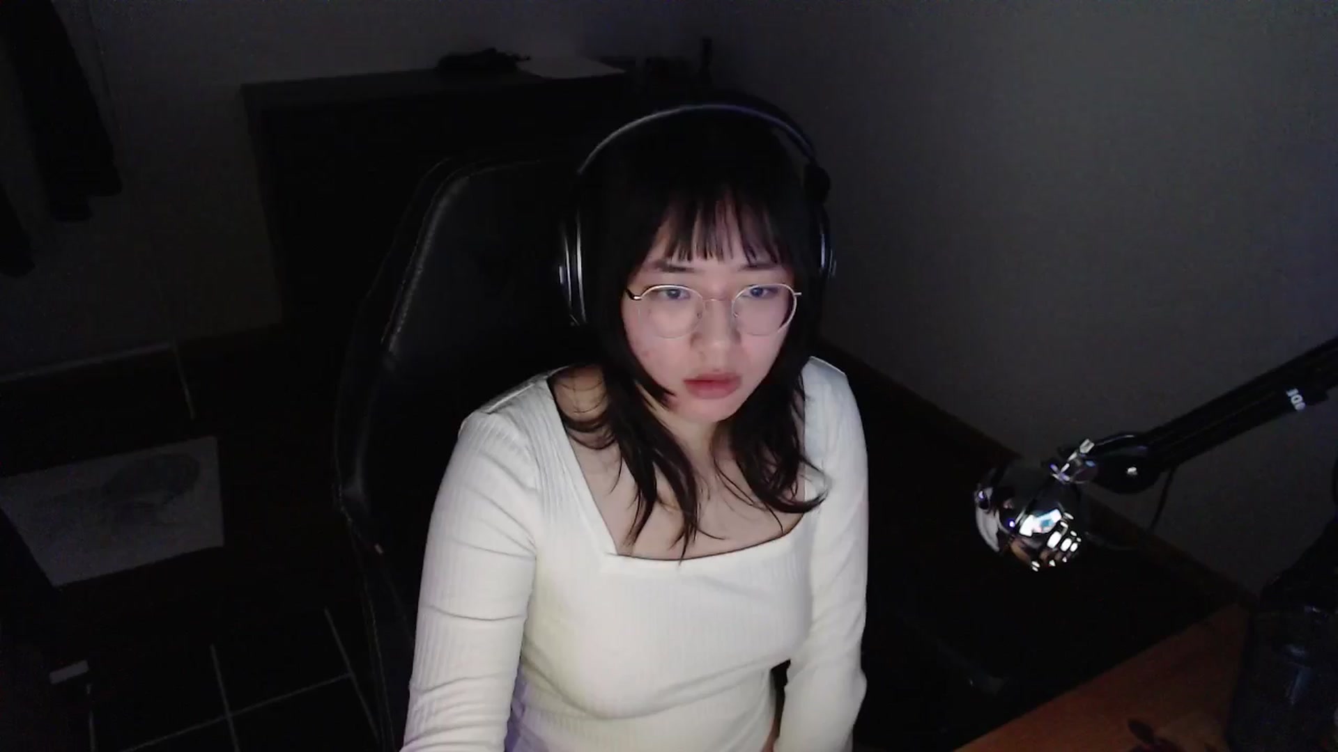 Gallery image thumbnail from Kuromin's myfreecams stream on, 05/29/2024, 12:14 image 16 of 20