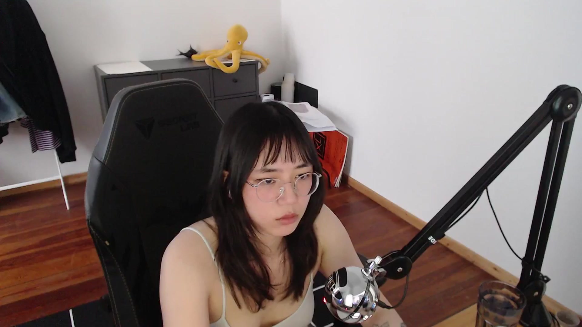 Gallery image thumbnail from Kuromin's myfreecams stream on, 06/19/2024, 18:33 image 17 of 20