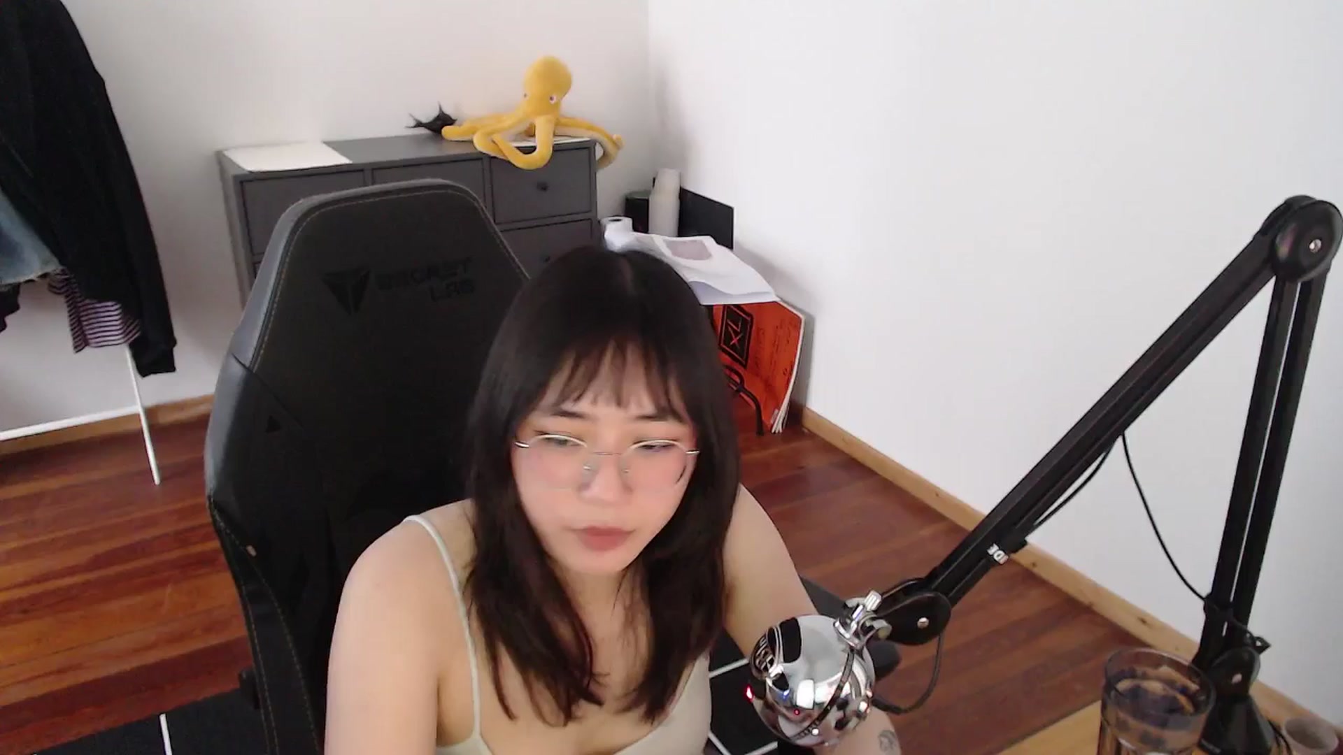 Gallery image thumbnail from Kuromin's myfreecams stream on, 06/19/2024, 18:33 image 12 of 20