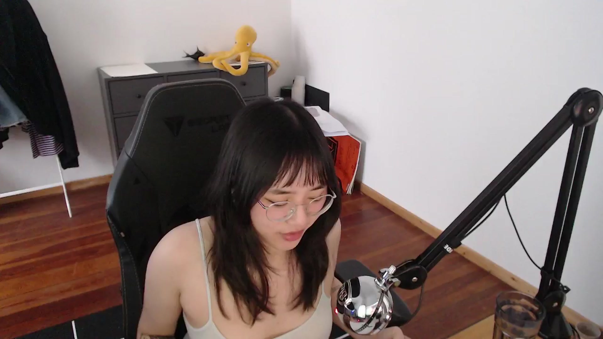 Gallery image thumbnail from Kuromin's myfreecams stream on, 06/19/2024, 18:33 image 10 of 20