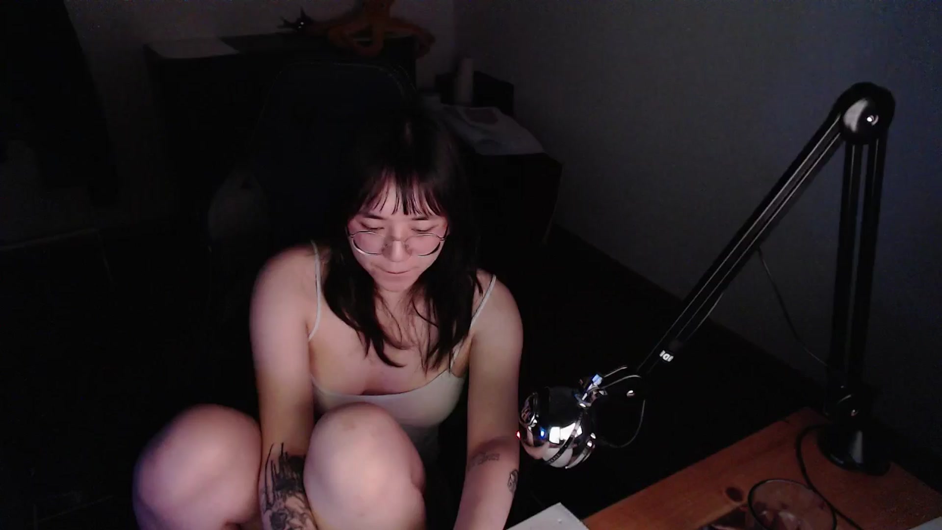 Gallery image thumbnail from Kuromin's myfreecams stream on, 06/19/2024, 20:50 image 18 of 20